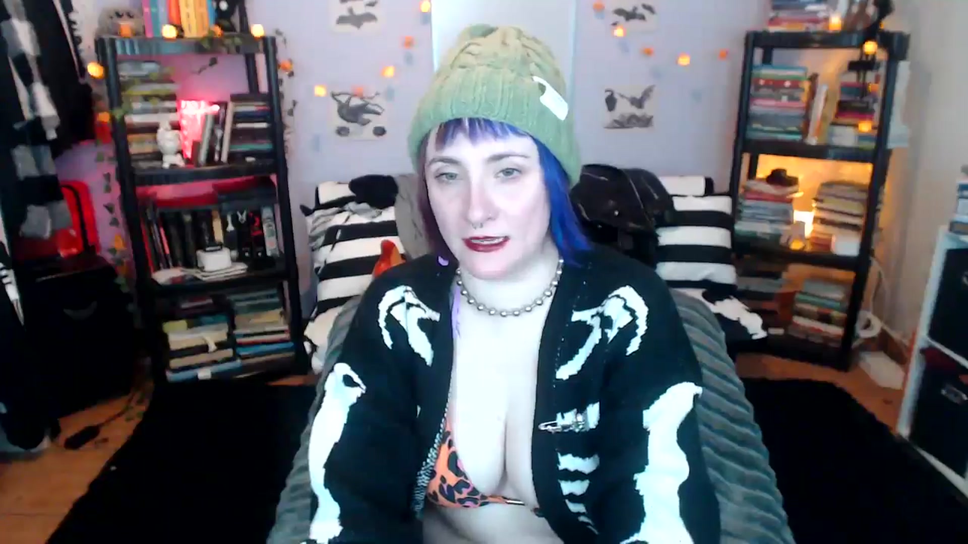 Gallery image thumbnail from AxeHallow's myfreecams stream on, 12/13/2024, 06:40 image 12 of 20