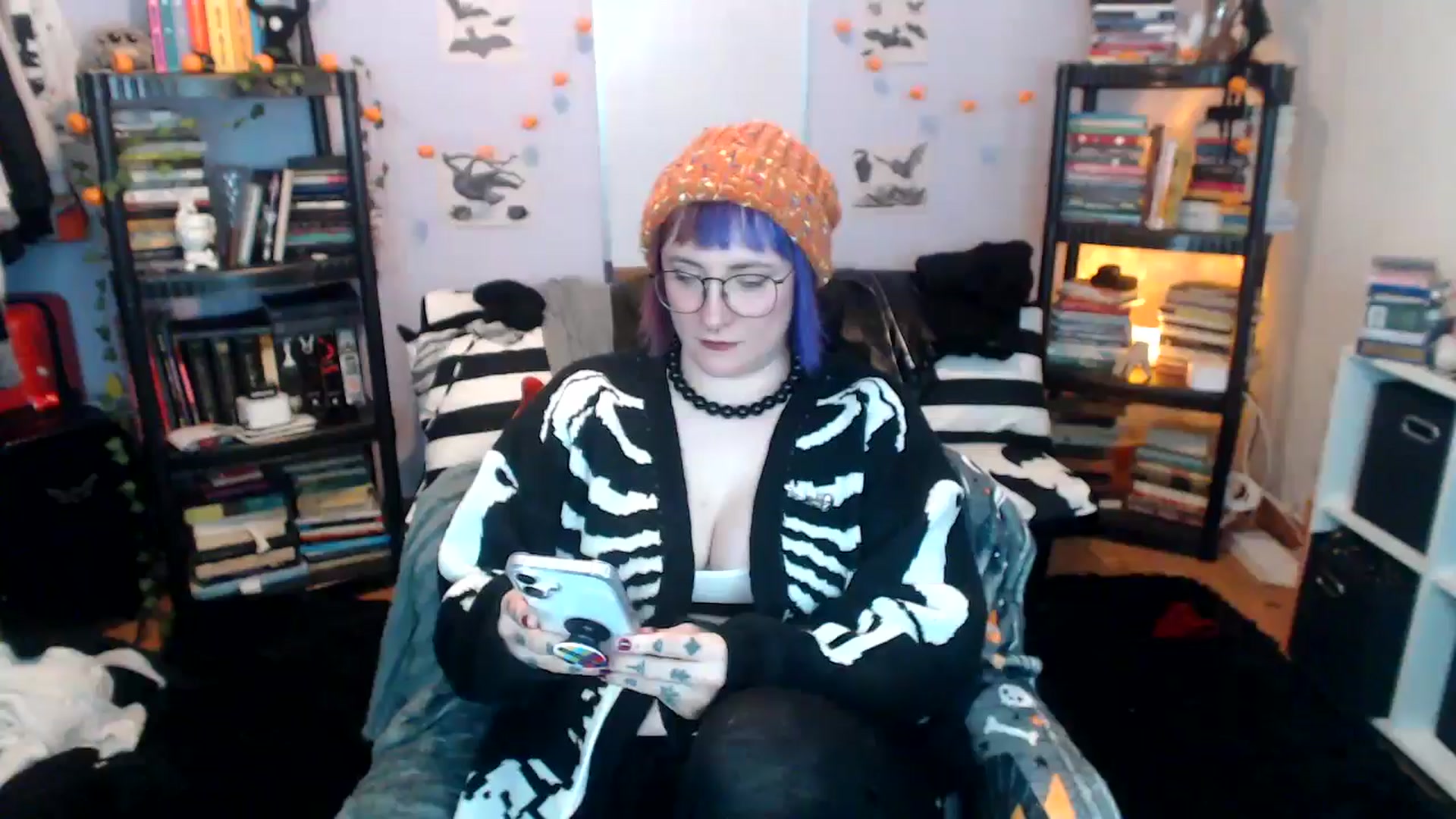Gallery image thumbnail from AxeHallow's myfreecams stream on, 12/16/2024, 02:45 image 17 of 20