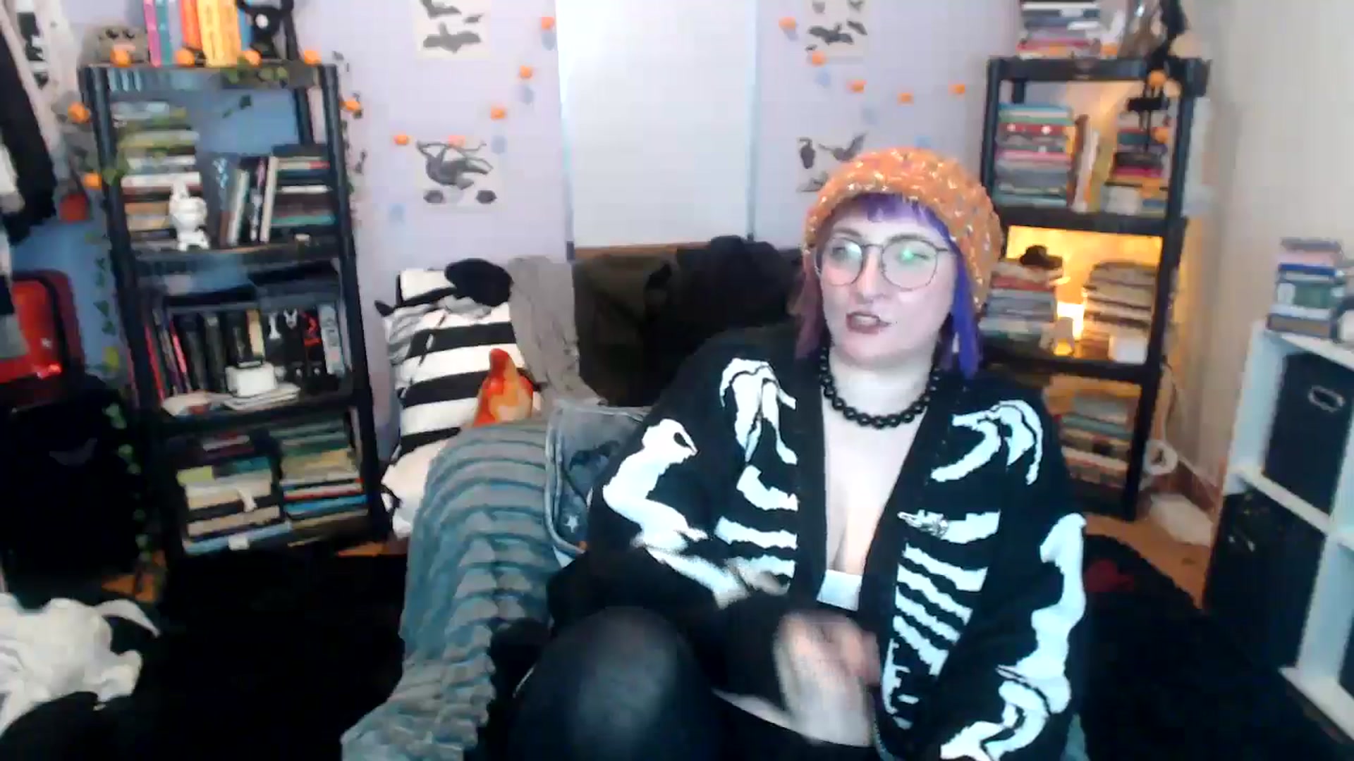 Gallery image thumbnail from AxeHallow's myfreecams stream on, 12/16/2024, 06:36 image 14 of 20