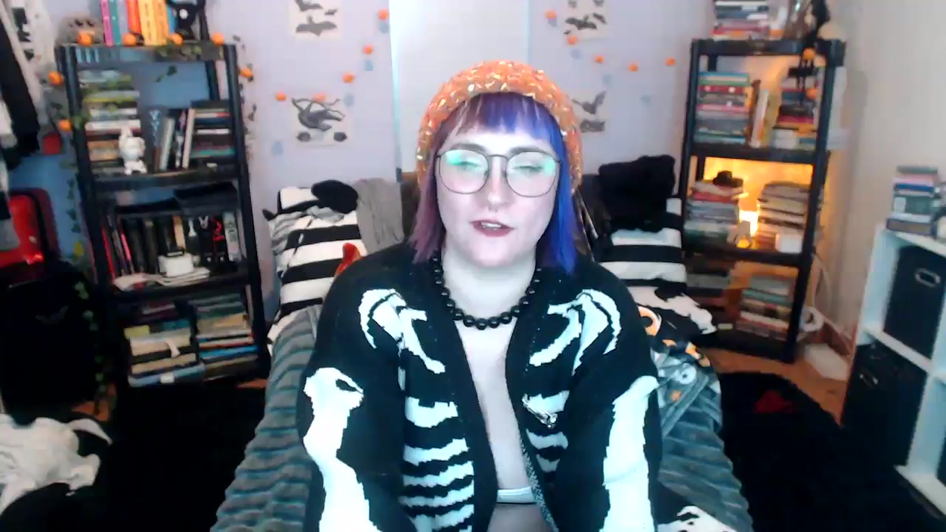 Gallery image thumbnail from AxeHallow's myfreecams stream on, 12/16/2024, 06:36 image 3 of 20