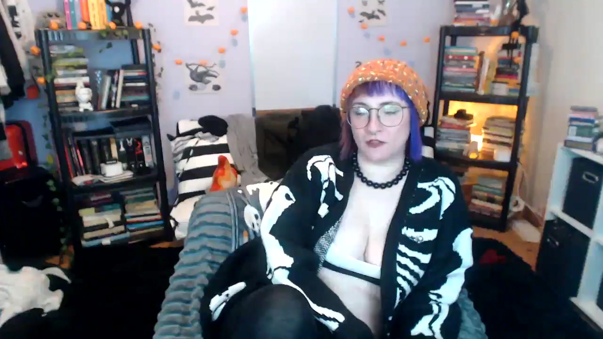 Gallery image thumbnail from AxeHallow's myfreecams stream on, 12/16/2024, 06:36 image 11 of 20