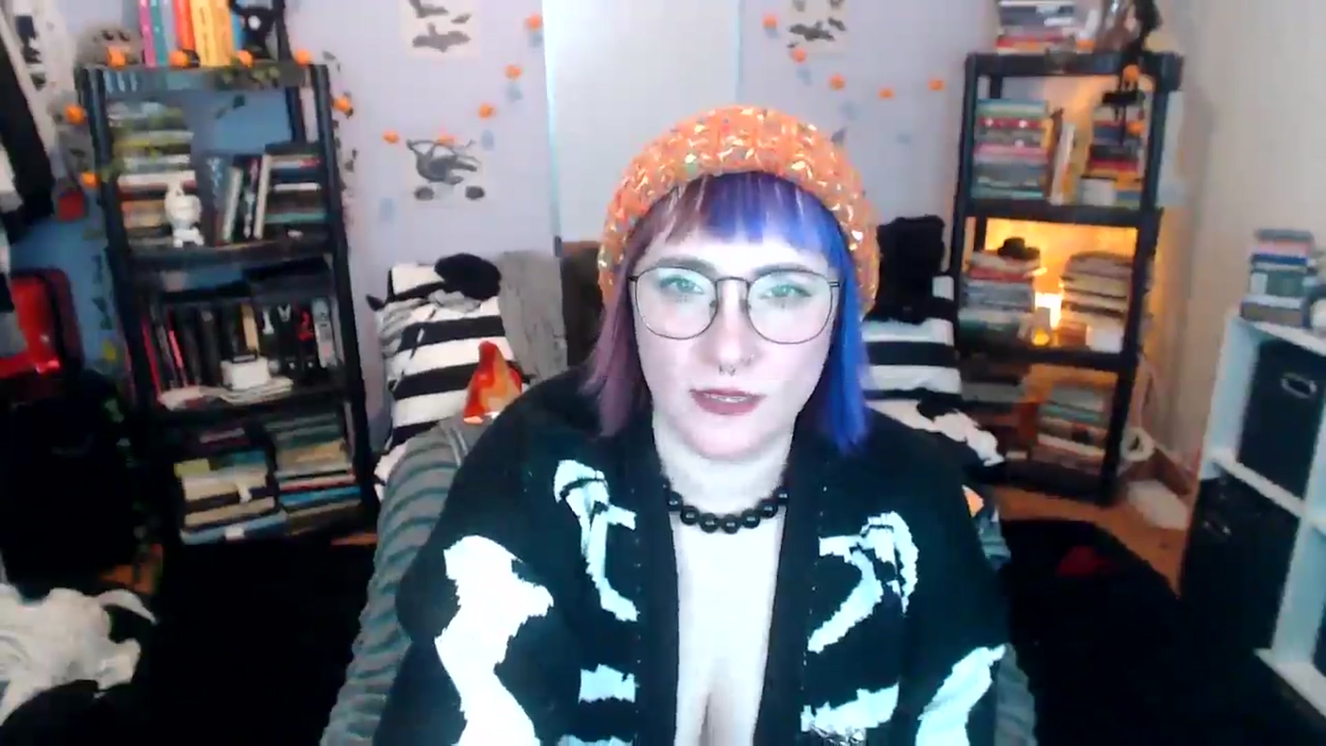 Gallery image thumbnail from AxeHallow's myfreecams stream on, 12/16/2024, 06:36 image 6 of 20