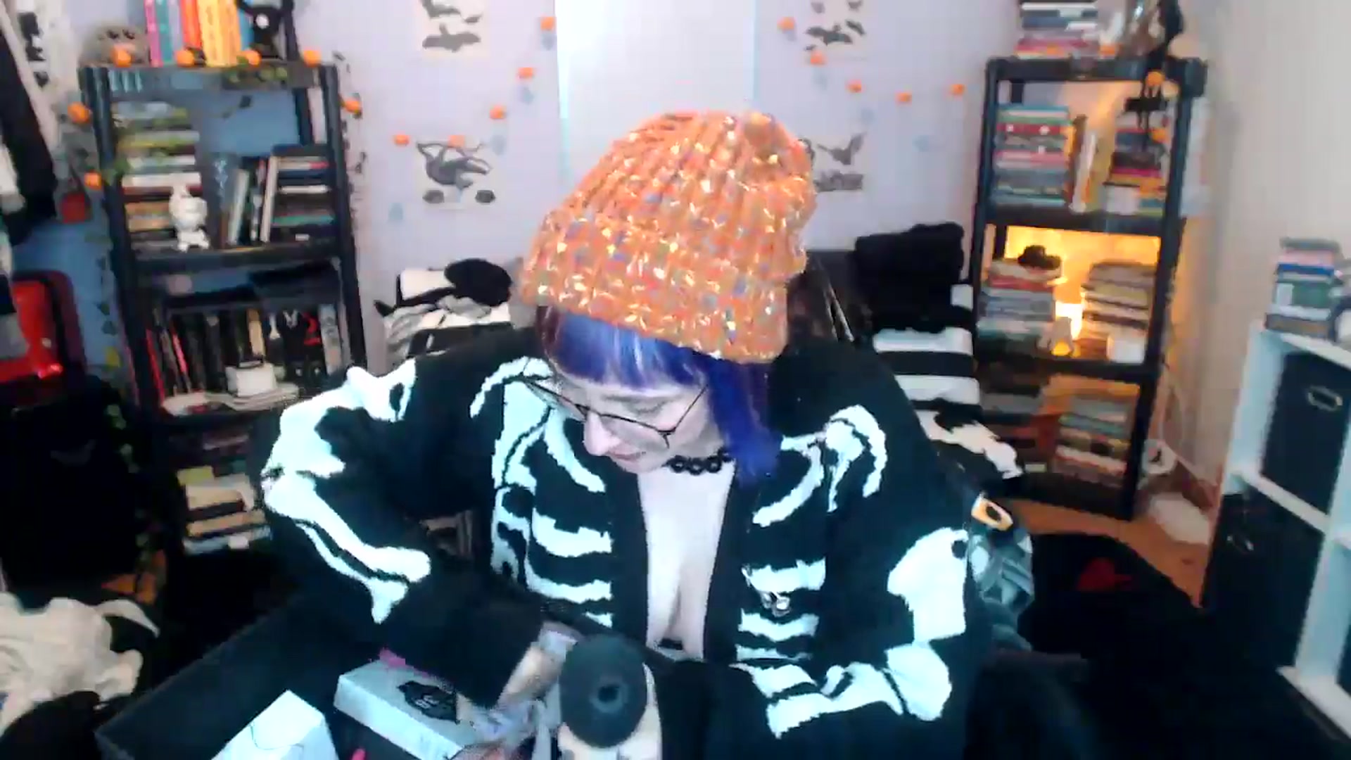 Gallery image thumbnail from AxeHallow's myfreecams stream on, 12/16/2024, 06:36 image 4 of 20
