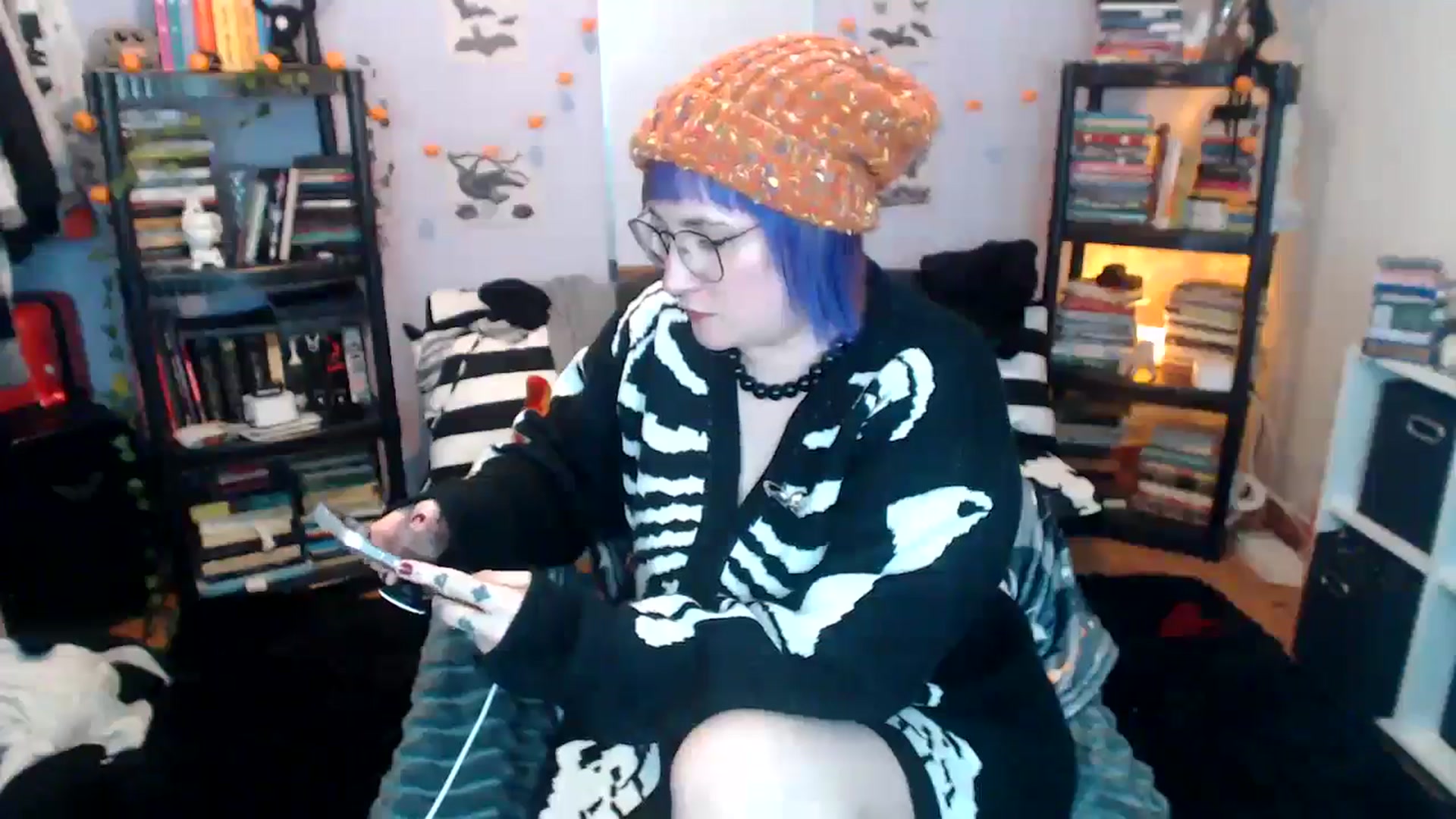 Gallery image thumbnail from AxeHallow's myfreecams stream on, 12/16/2024, 06:36 image 10 of 20