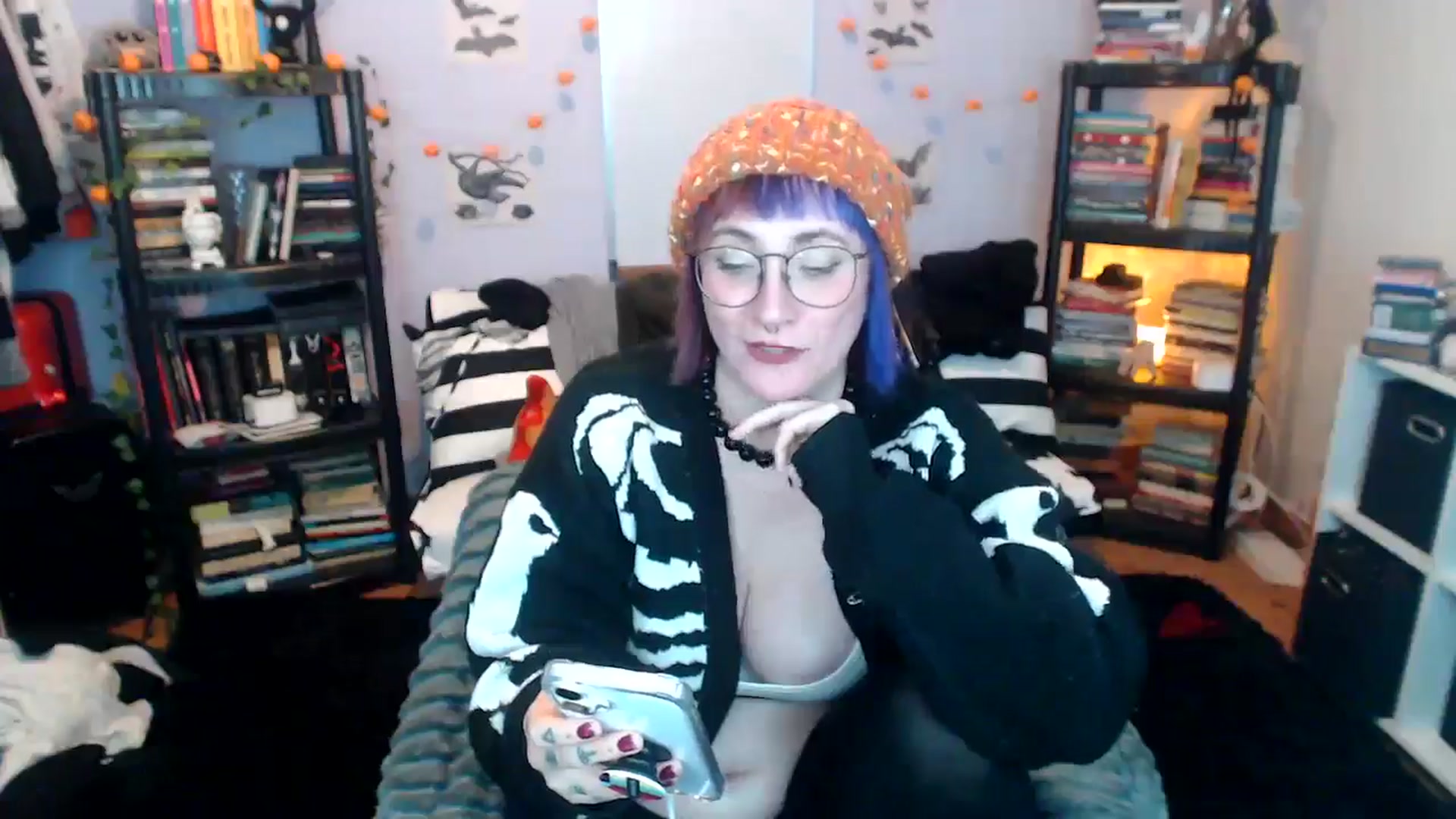 Gallery image thumbnail from AxeHallow's myfreecams stream on, 12/16/2024, 06:36 image 12 of 20