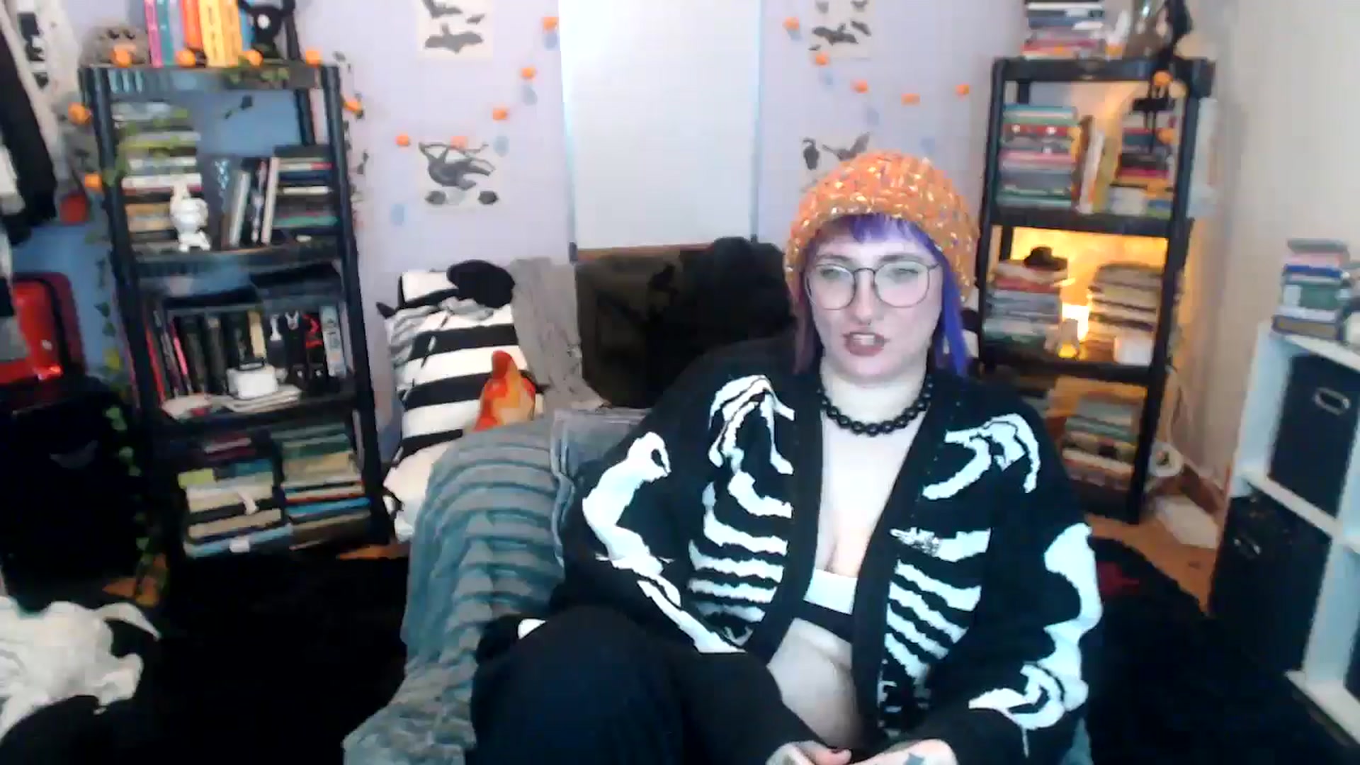 Gallery image thumbnail from AxeHallow's myfreecams stream on, 12/16/2024, 06:36 image 15 of 20