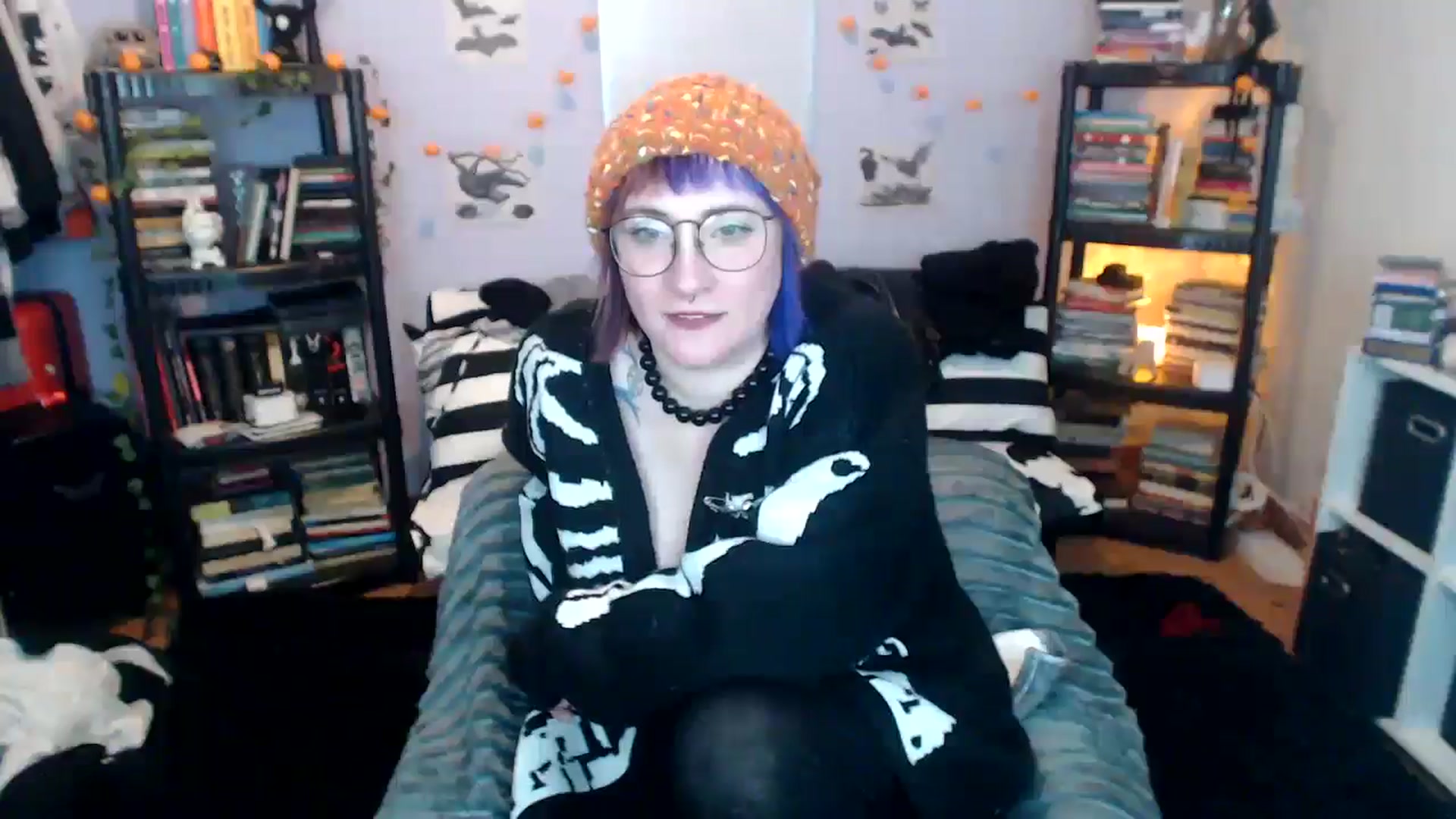 Gallery image thumbnail from AxeHallow's myfreecams stream on, 12/16/2024, 06:36 image 19 of 20