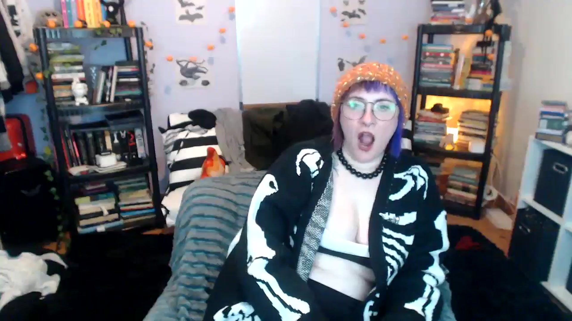 Gallery image thumbnail from AxeHallow's myfreecams stream on, 12/16/2024, 06:36 image 17 of 20