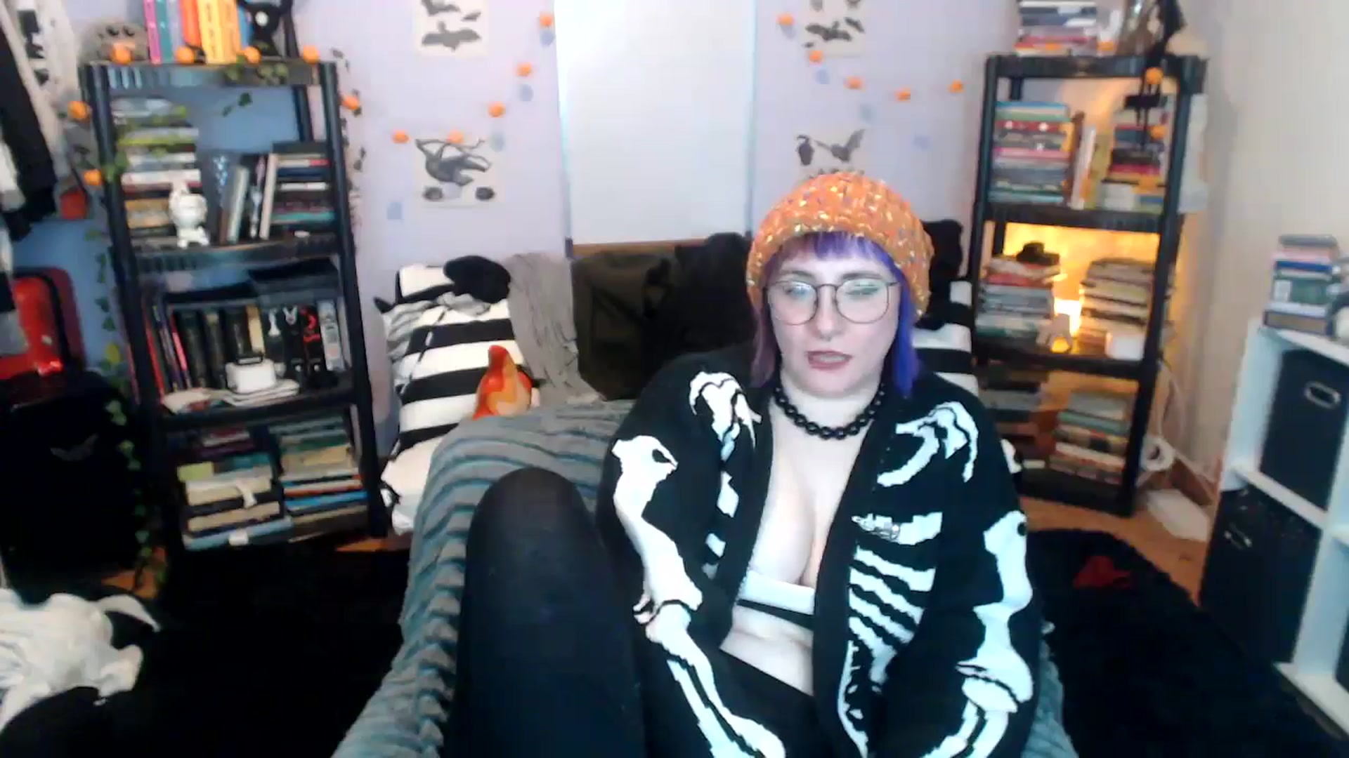 Gallery image thumbnail from AxeHallow's myfreecams stream on, 12/16/2024, 06:36 image 18 of 20
