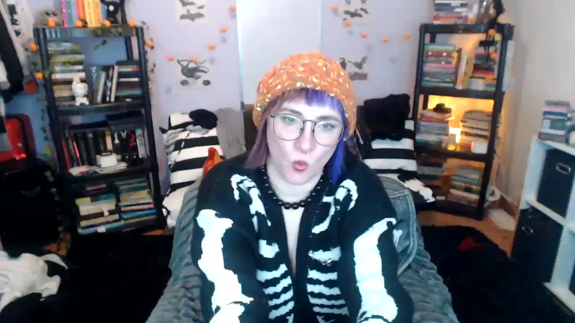 Gallery image thumbnail from AxeHallow's myfreecams stream on, 12/16/2024, 06:36 image 16 of 20