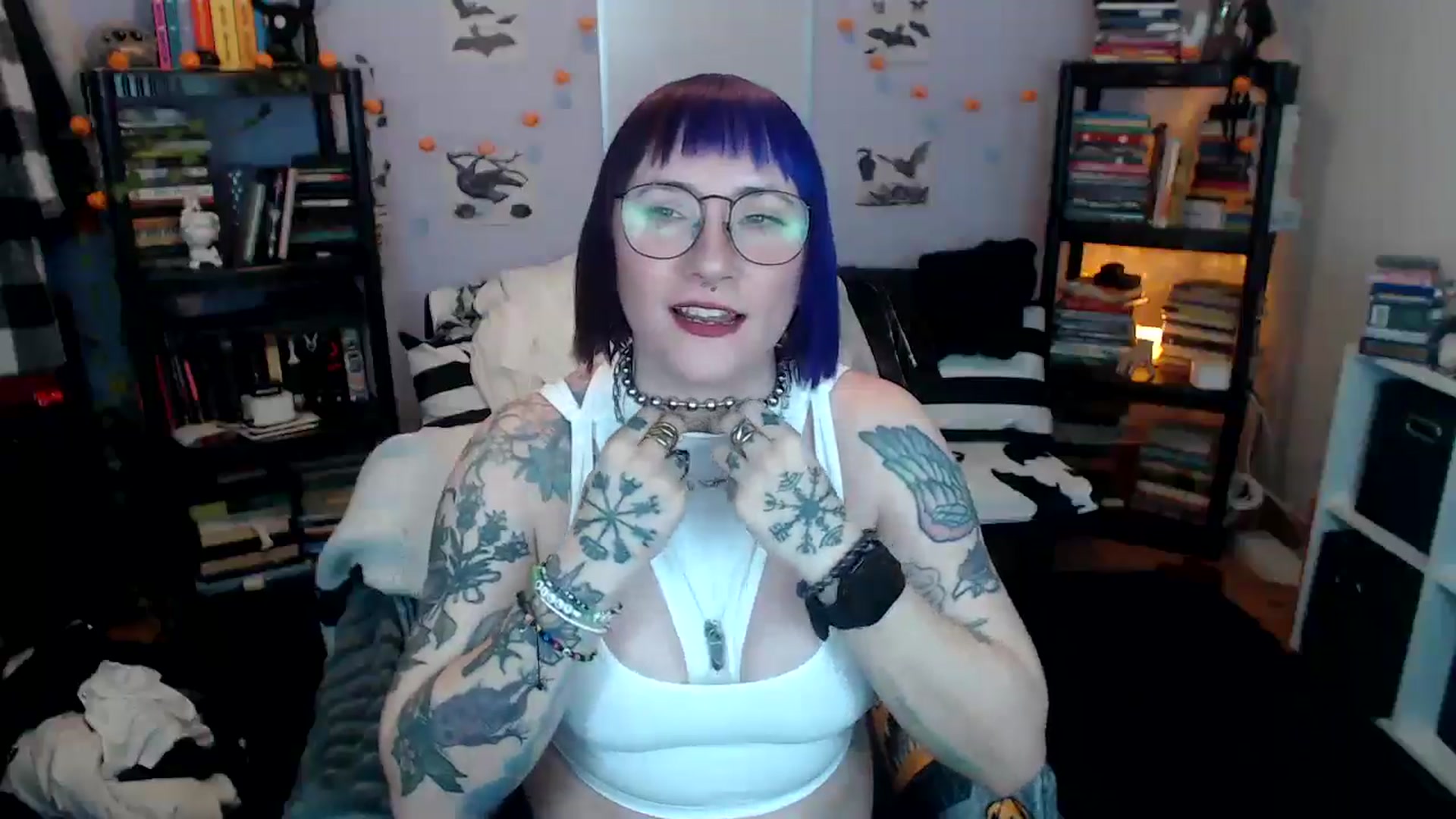 Gallery image thumbnail from AxeHallow's myfreecams stream on, 12/21/2024, 24:00 image 6 of 20