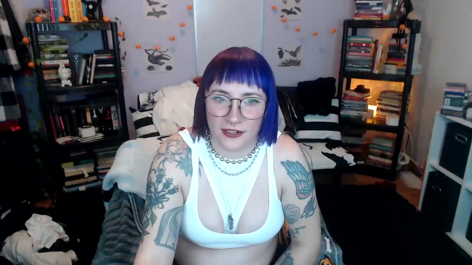 Gallery image thumbnail from AxeHallow's myfreecams stream on, 12/21/2024, 24:00 image 3 of 20