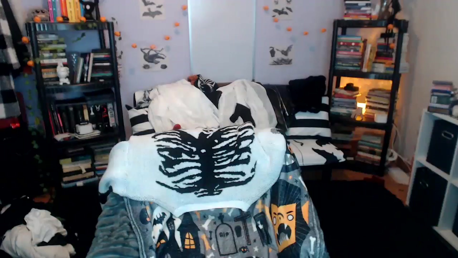 Gallery image thumbnail from AxeHallow's myfreecams stream on, 12/21/2024, 24:00 image 18 of 20