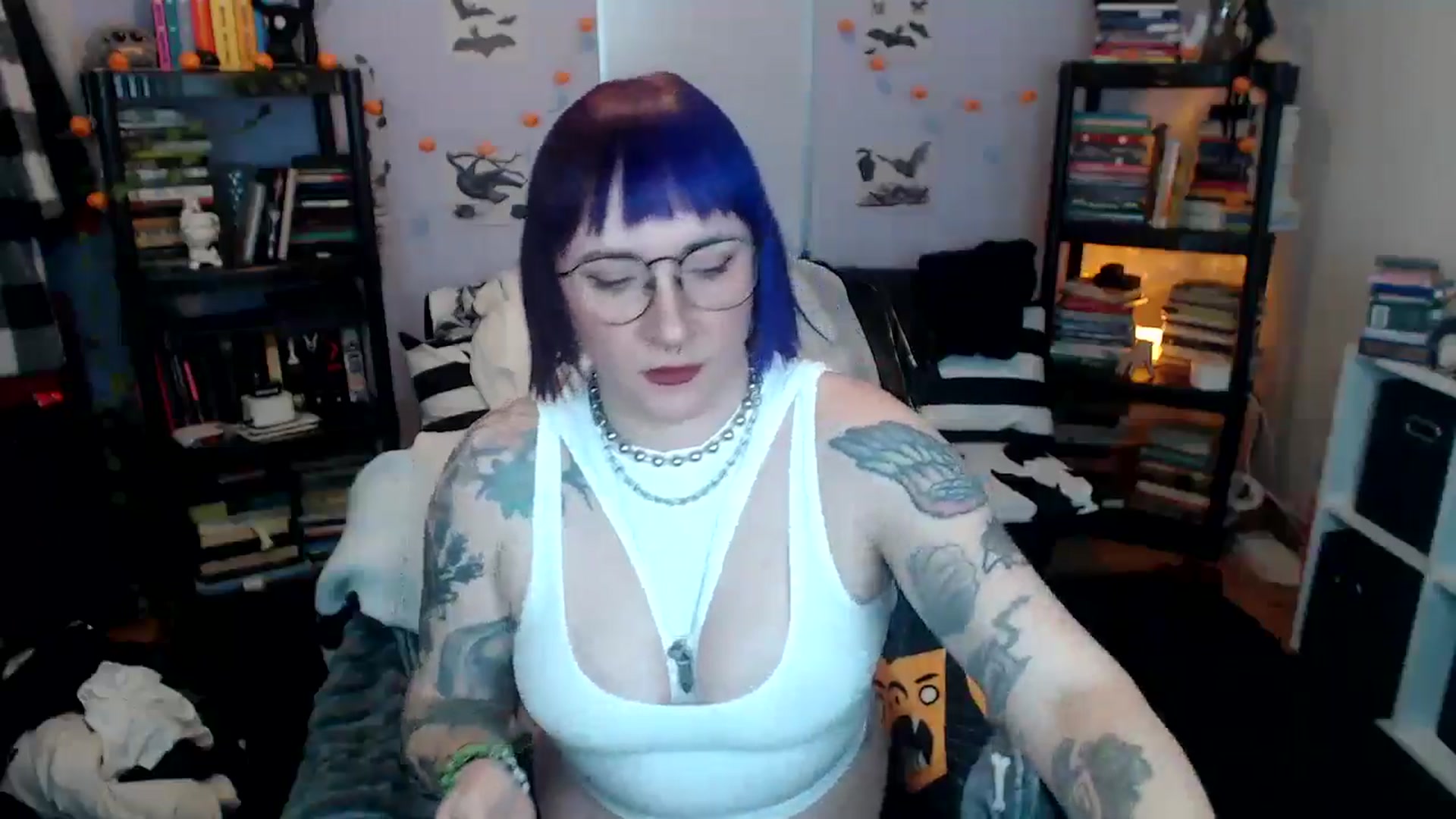 Gallery image thumbnail from AxeHallow's myfreecams stream on, 12/21/2024, 24:00 image 13 of 20