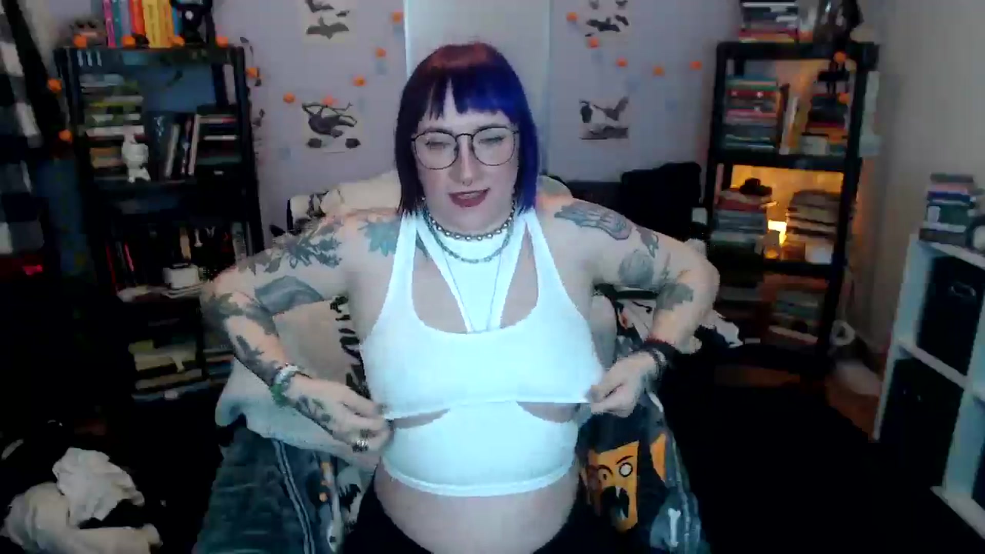 Gallery image thumbnail from AxeHallow's myfreecams stream on, 12/21/2024, 24:00 image 20 of 20