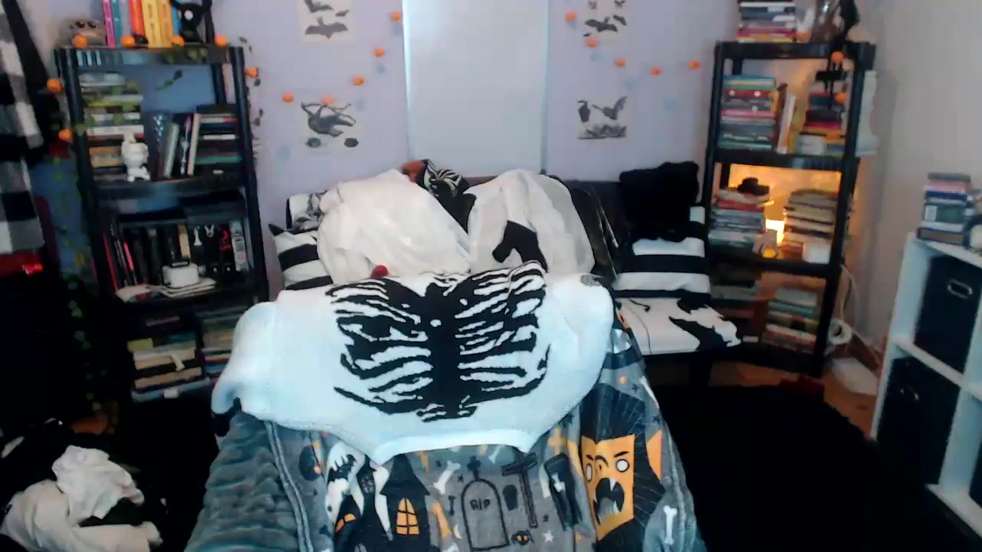Gallery image thumbnail from AxeHallow's myfreecams stream on, 12/21/2024, 24:00 image 17 of 20
