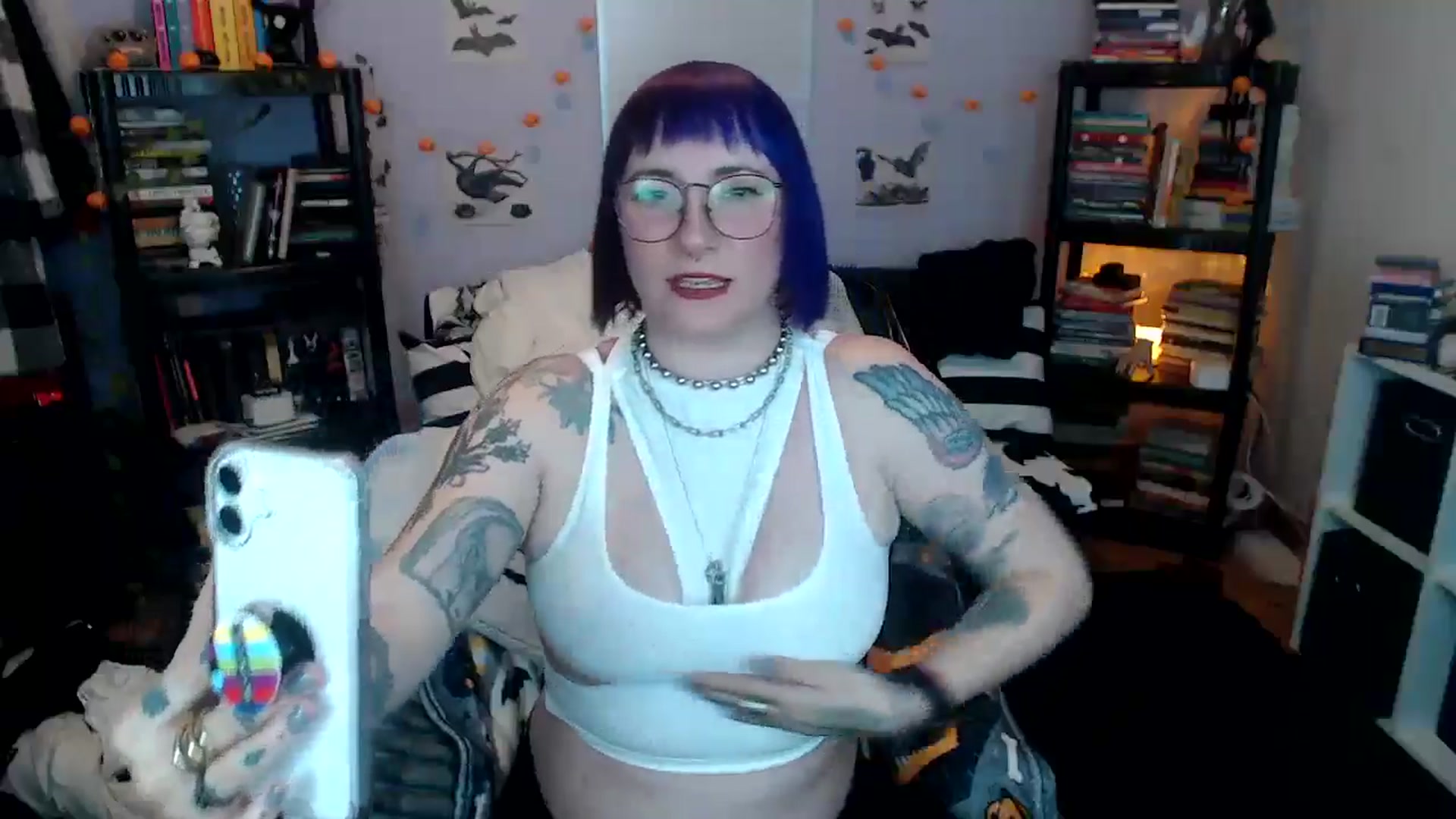 Gallery image thumbnail from AxeHallow's myfreecams stream on, 12/21/2024, 24:00 image 4 of 20