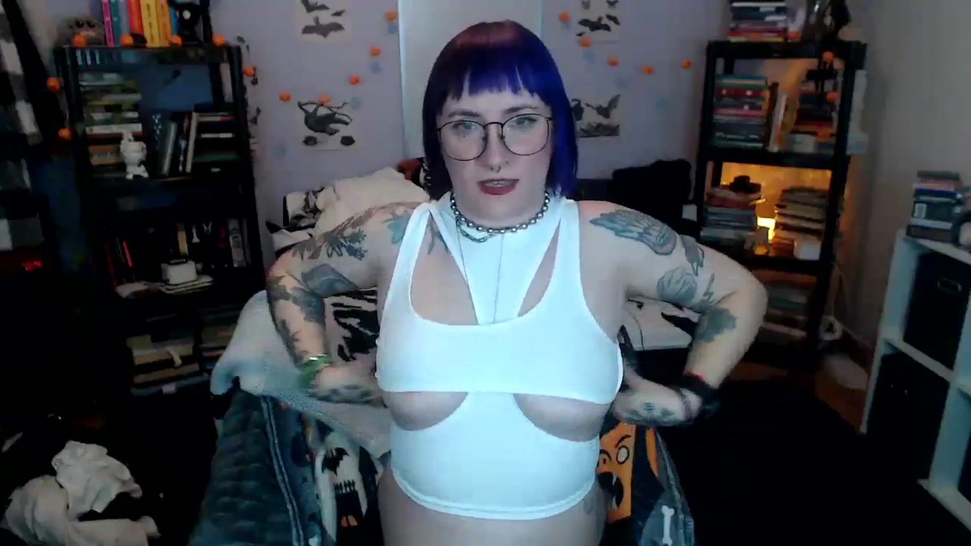 Gallery image thumbnail from AxeHallow's myfreecams stream on, 12/21/2024, 24:00 image 11 of 20