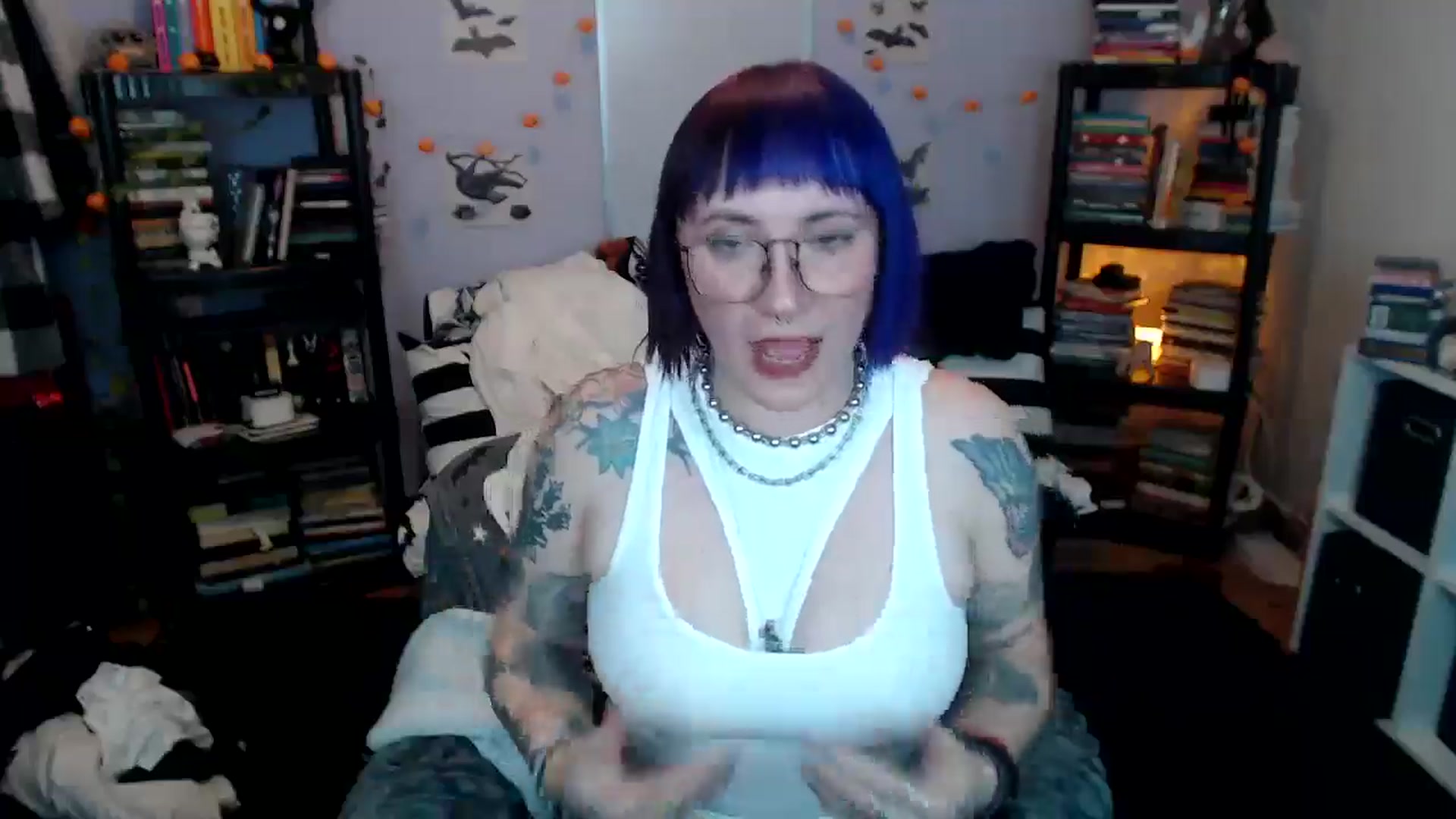 Gallery image thumbnail from AxeHallow's myfreecams stream on, 12/21/2024, 03:19 image 3 of 20