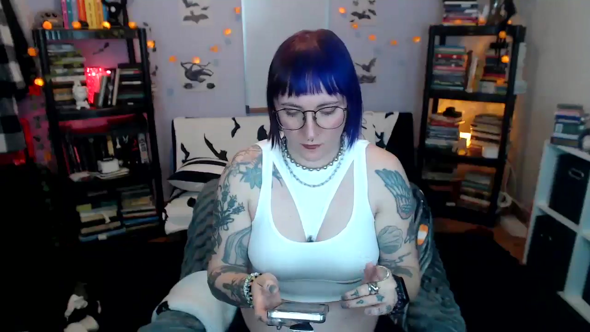 Gallery image thumbnail from AxeHallow's myfreecams stream on, 12/21/2024, 03:19 image 8 of 20