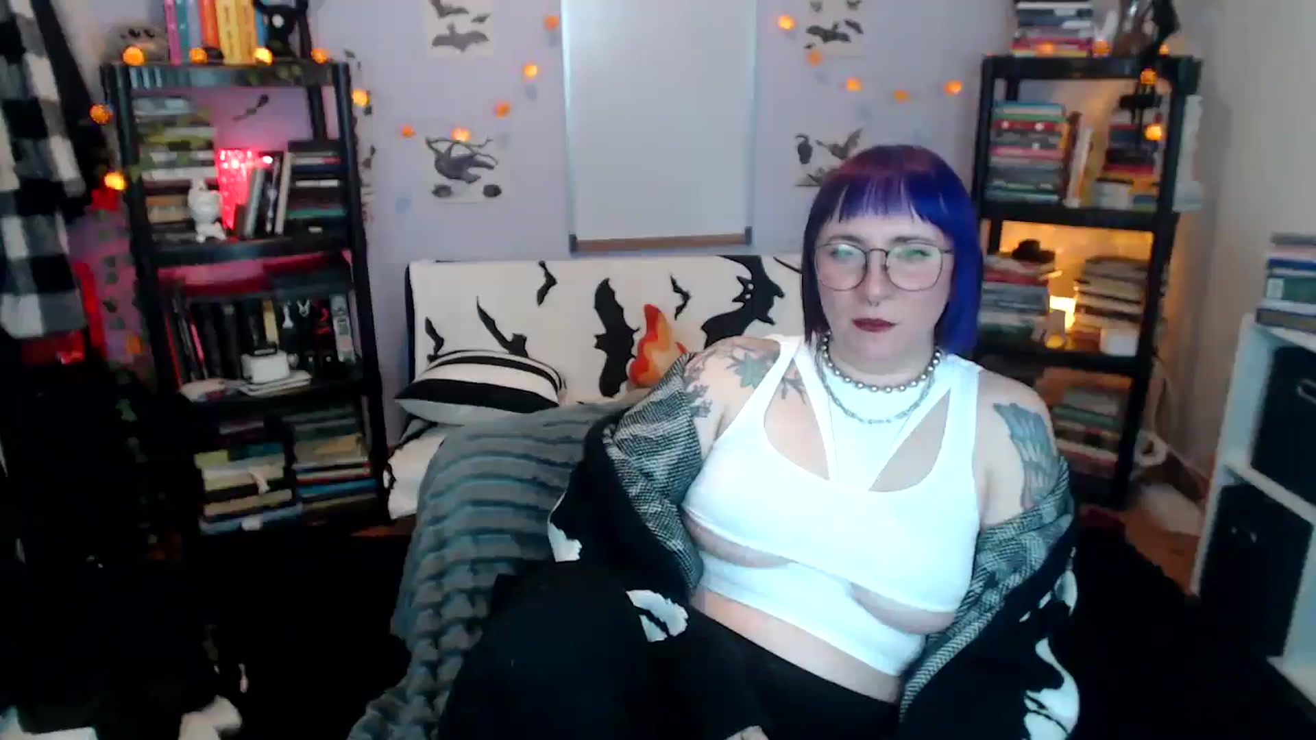 Gallery image thumbnail from AxeHallow's myfreecams stream on, 12/21/2024, 03:19 image 16 of 20