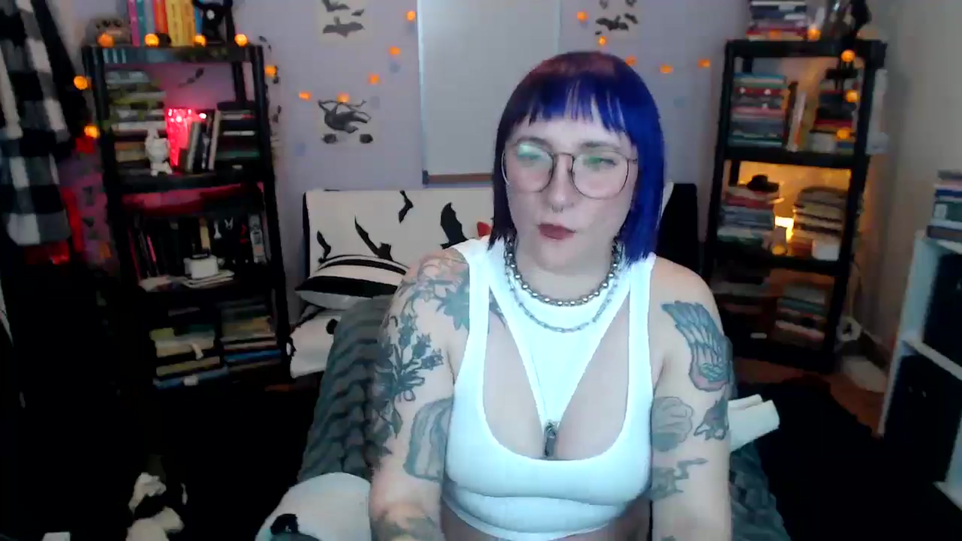 Gallery image thumbnail from AxeHallow's myfreecams stream on, 12/21/2024, 03:19 image 10 of 20