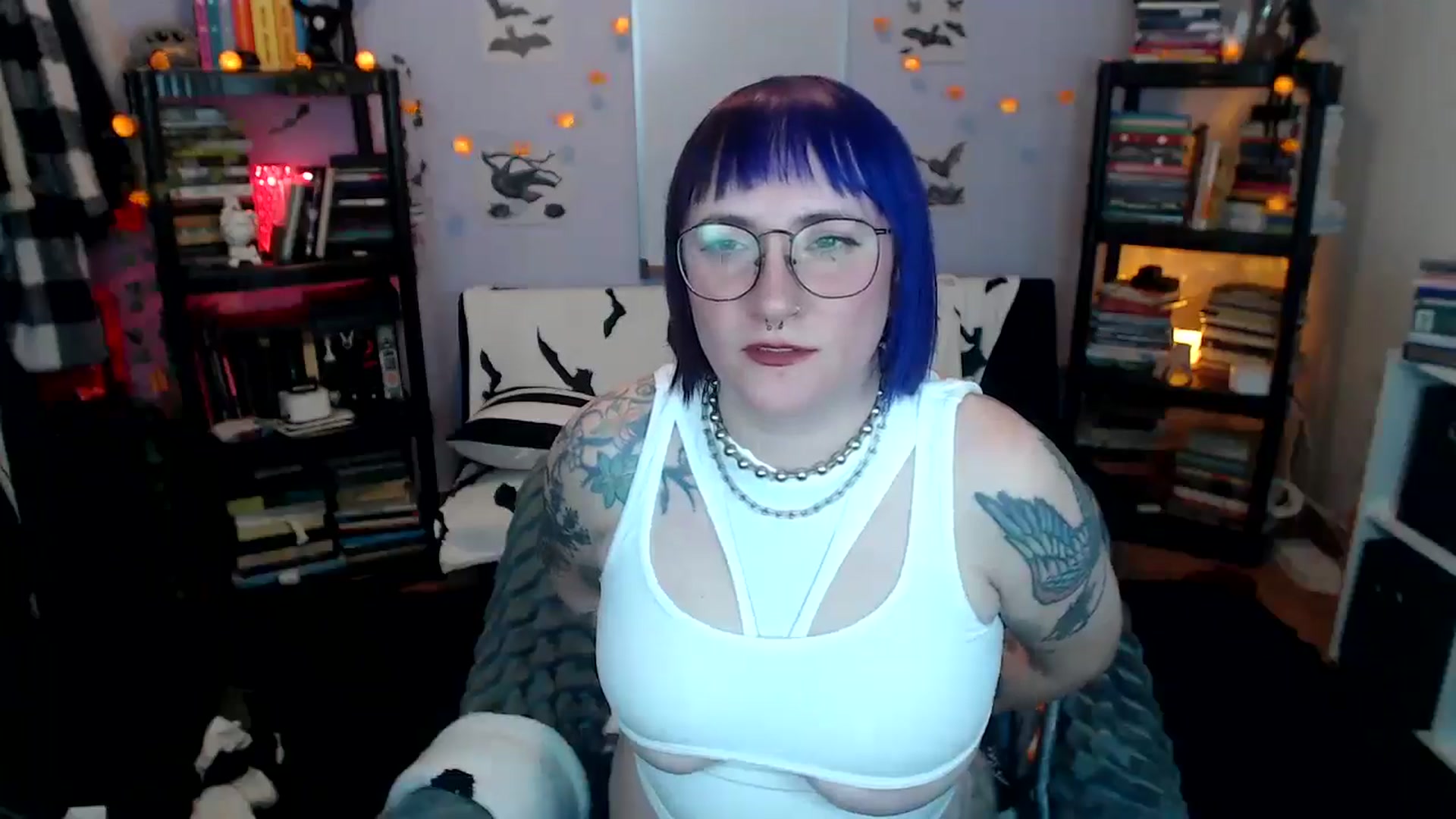 Gallery image thumbnail from AxeHallow's myfreecams stream on, 12/21/2024, 03:19 image 12 of 20