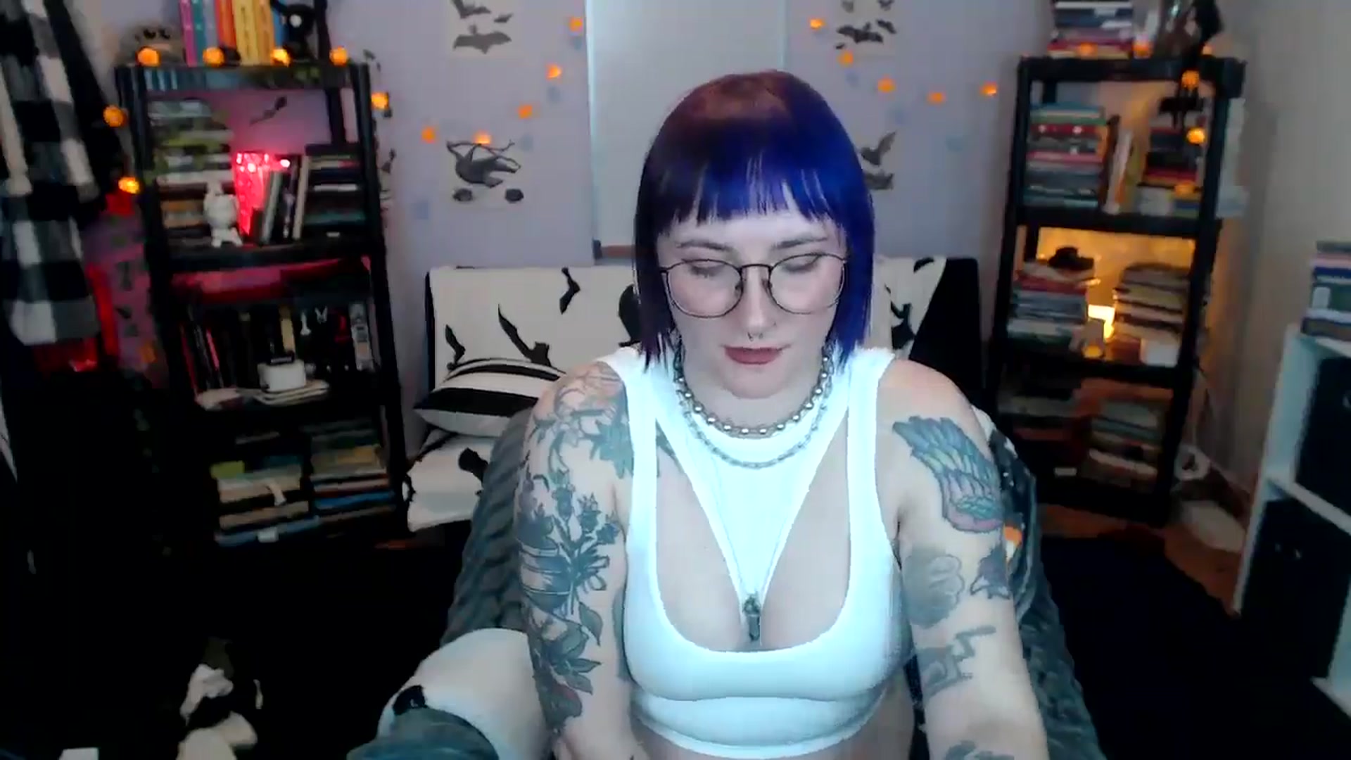 Gallery image thumbnail from AxeHallow's myfreecams stream on, 12/21/2024, 03:19 image 9 of 20