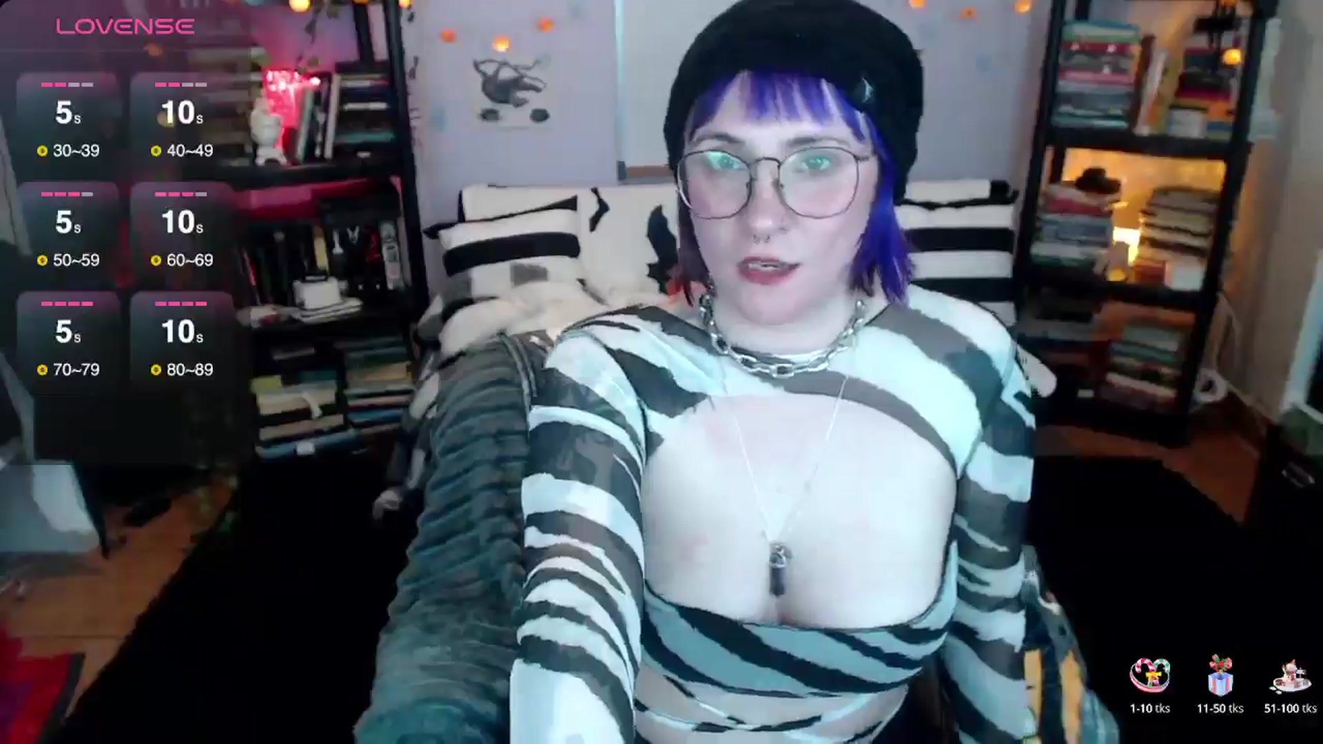 Gallery image thumbnail from AxeHallow's myfreecams stream on, 12/29/2024, 10:58 image 8 of 20