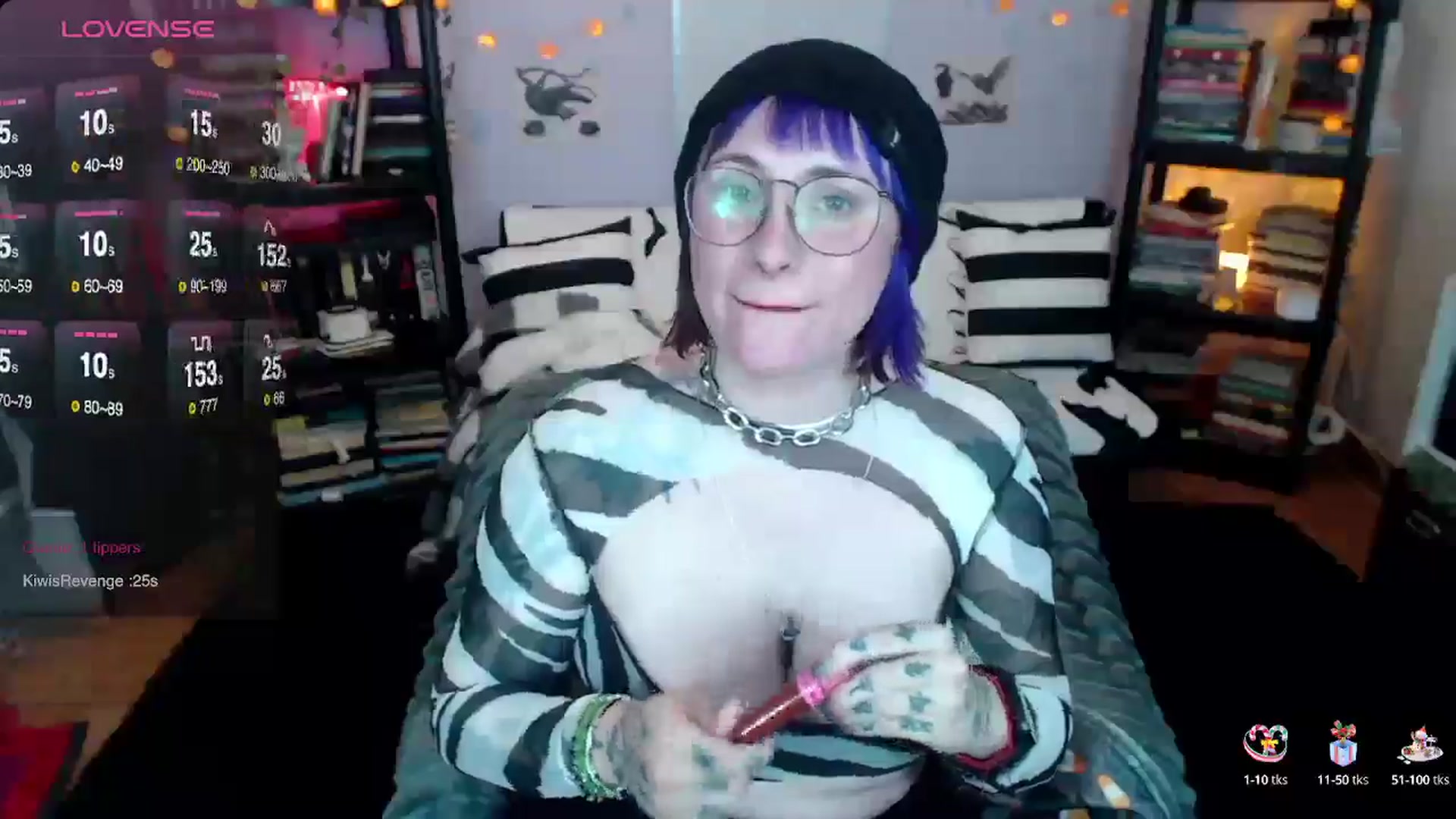 Gallery image thumbnail from AxeHallow's myfreecams stream on, 12/29/2024, 10:58 image 10 of 20