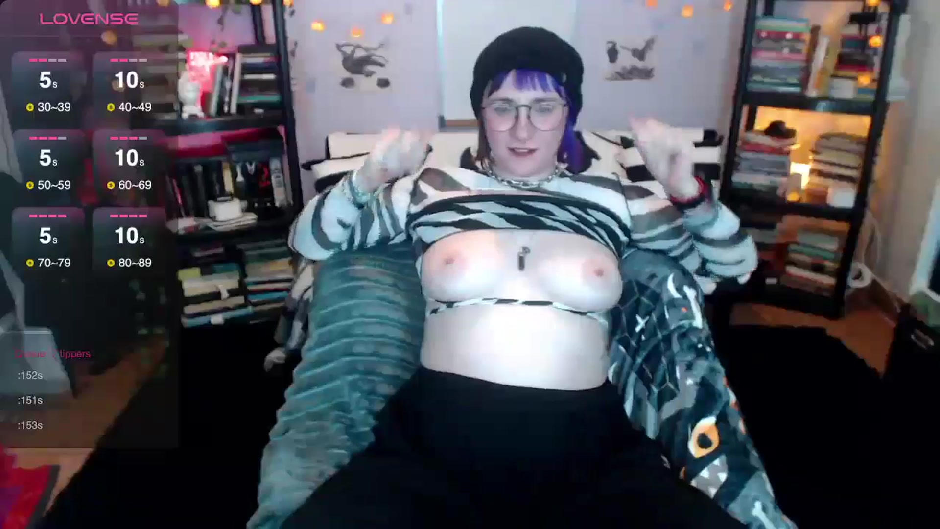 Gallery image thumbnail from AxeHallow's myfreecams stream on, 12/29/2024, 10:58 image 9 of 20