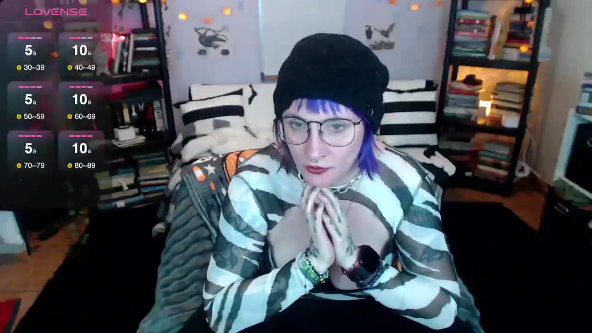 Gallery image thumbnail from AxeHallow's myfreecams stream on, 12/29/2024, 10:58 image 15 of 20