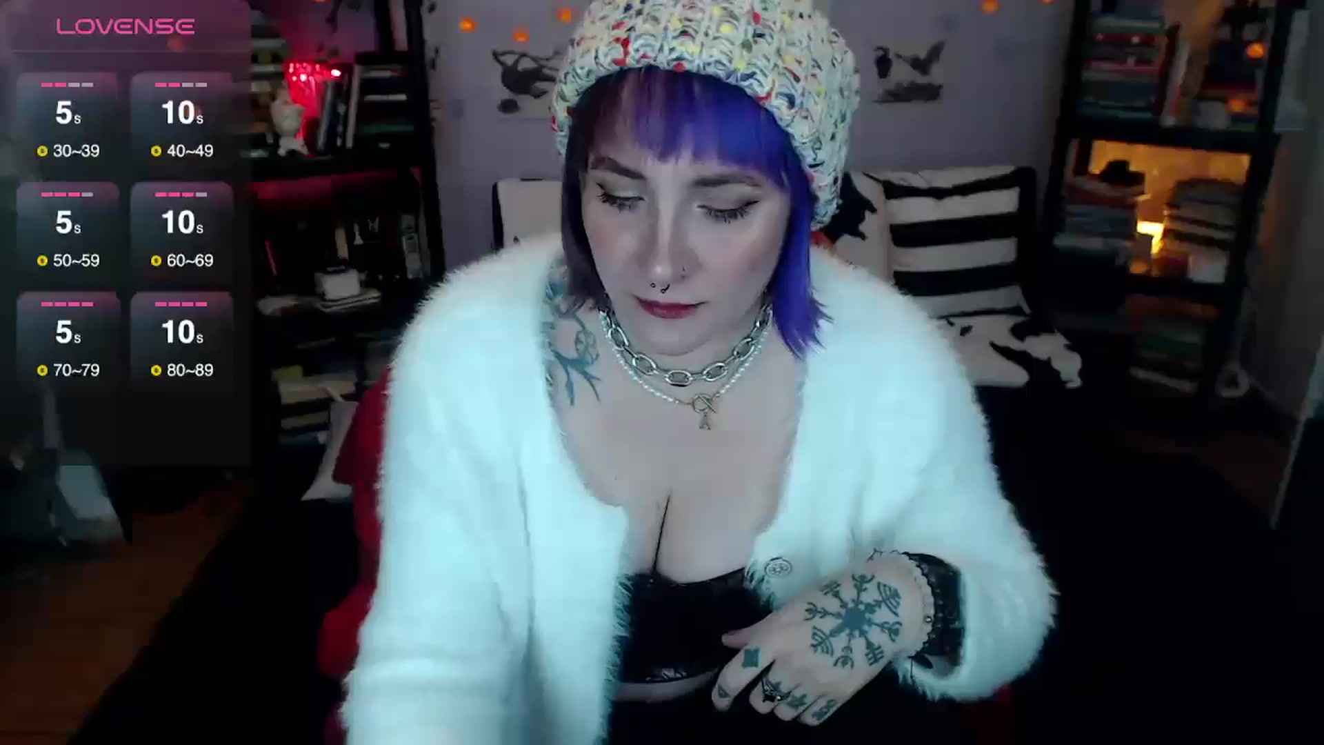 Gallery image thumbnail from AxeHallow's myfreecams stream on, 01/05/2025, 24:04 image 8 of 20