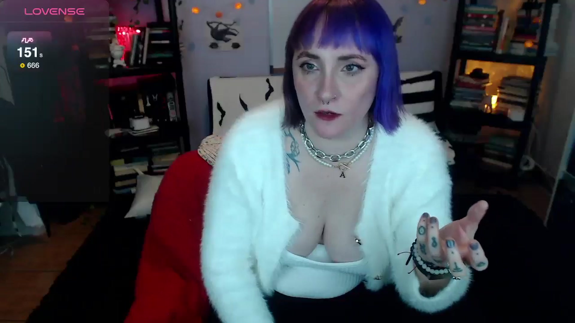 Gallery image thumbnail from AxeHallow's myfreecams stream on, 01/05/2025, 24:04 image 17 of 20
