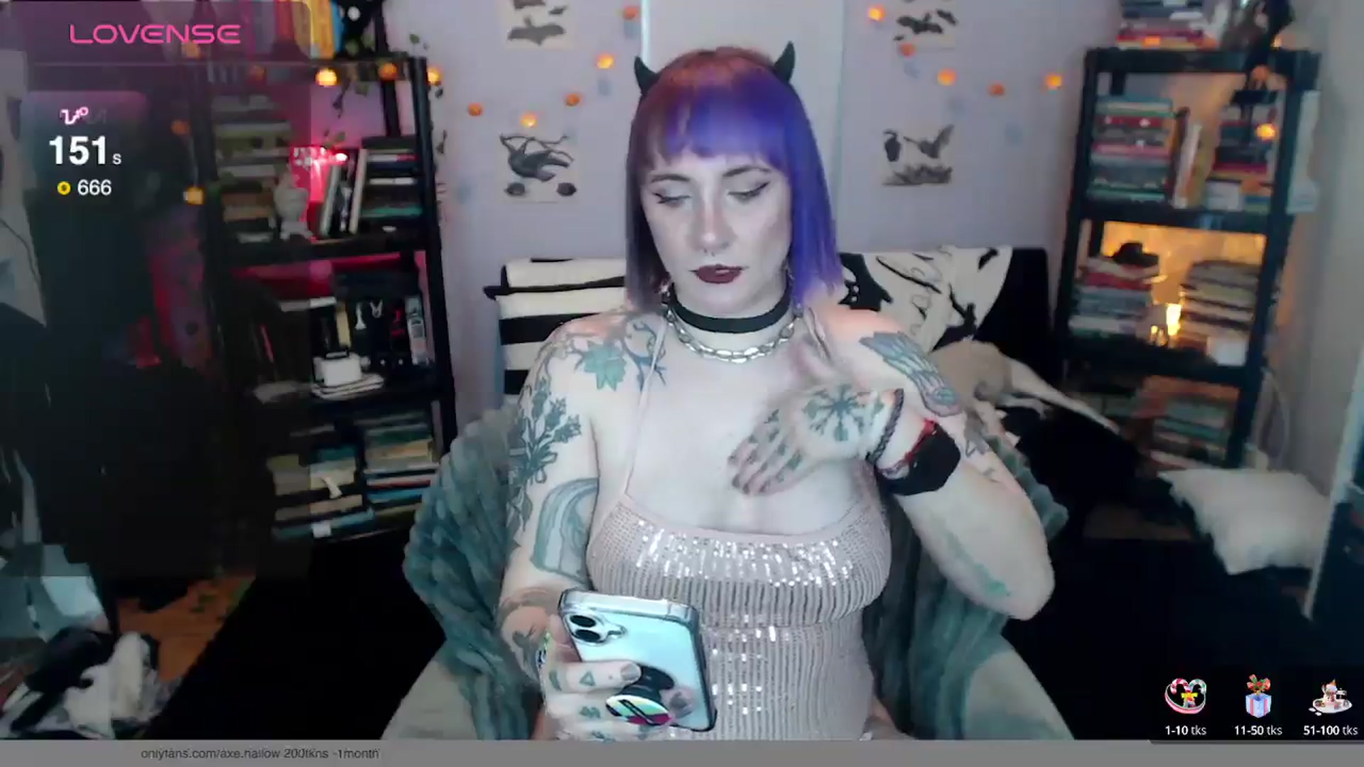 Gallery image thumbnail from AxeHallow's myfreecams stream on, 01/07/2025, 23:25 image 18 of 20