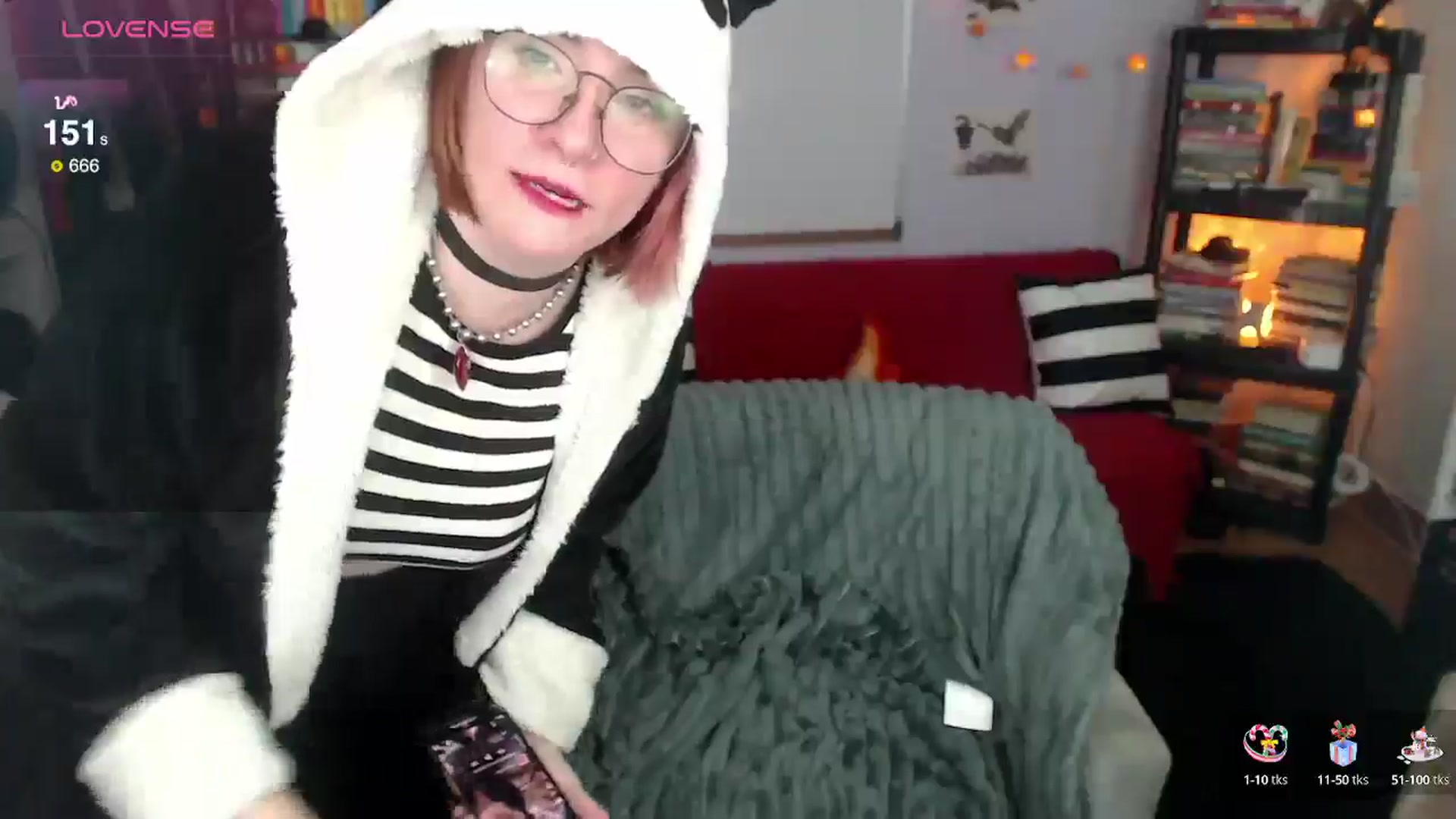 Gallery image thumbnail from AxeHallow's myfreecams stream on, 01/15/2025, 05:01 image 16 of 20