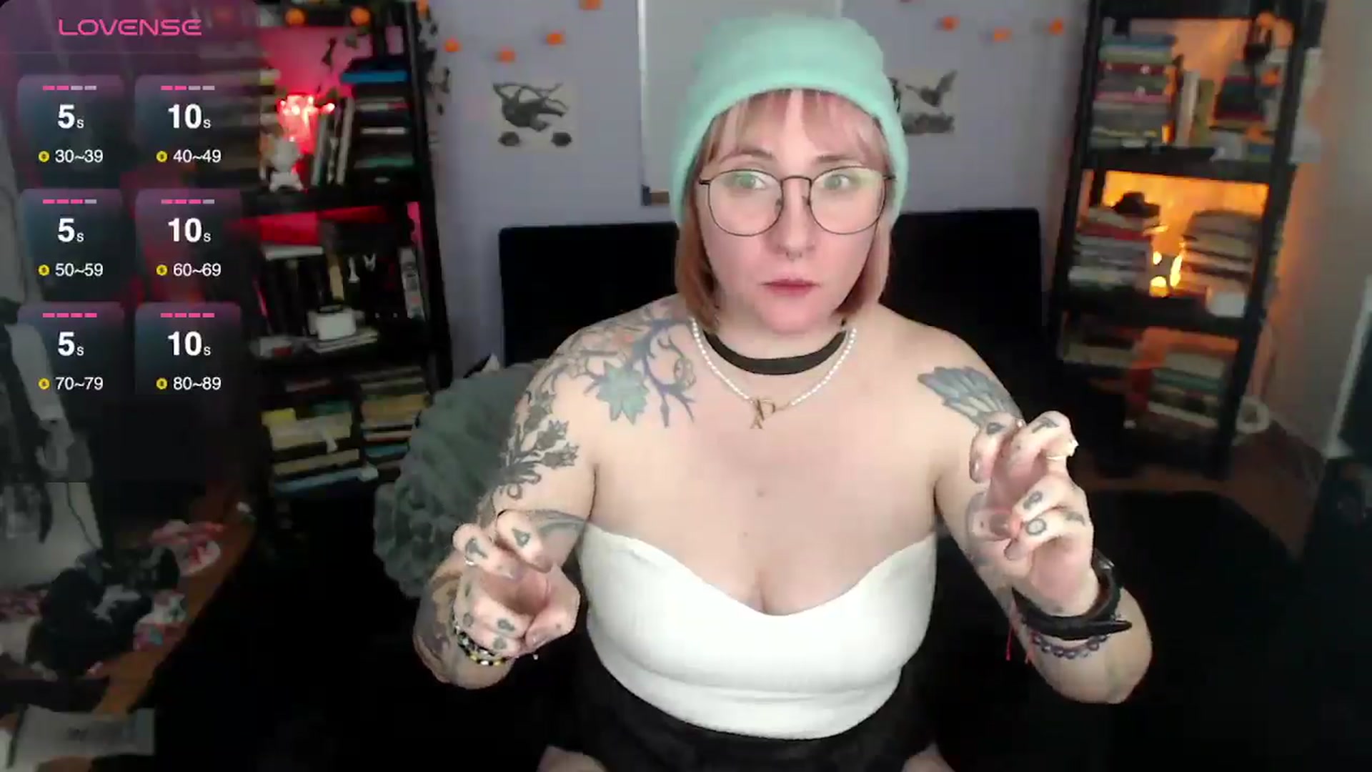 Gallery image thumbnail from AxeHallow's myfreecams stream on, 01/17/2025, 12:44 image 6 of 20