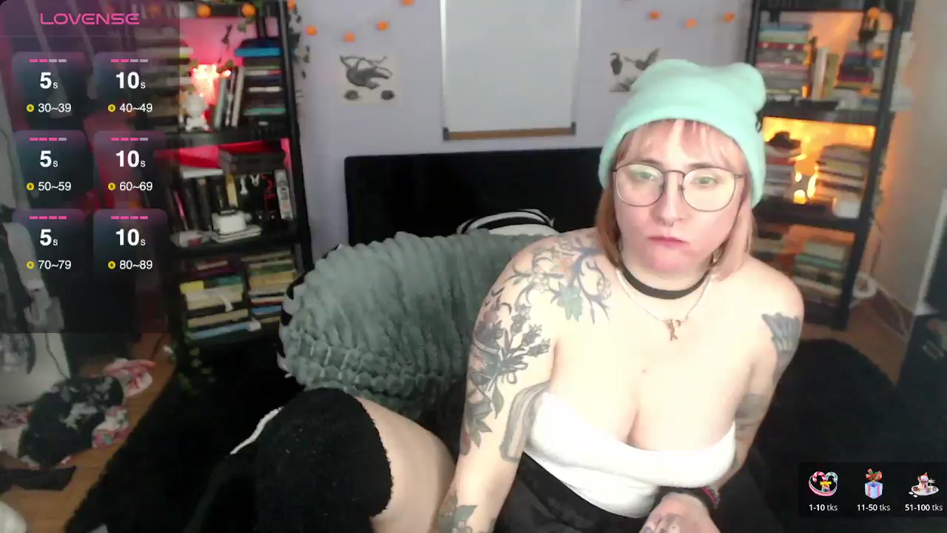 Gallery image thumbnail from AxeHallow's myfreecams stream on, 01/17/2025, 12:44 image 15 of 20