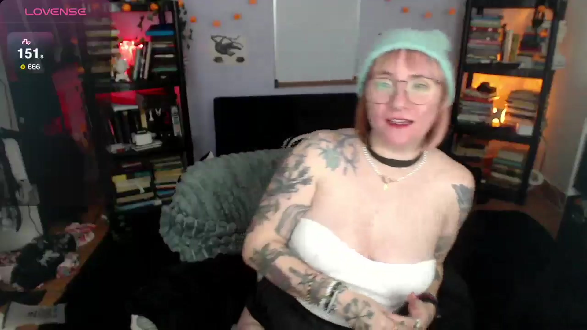 Gallery image thumbnail from AxeHallow's myfreecams stream on, 01/17/2025, 12:44 image 5 of 20