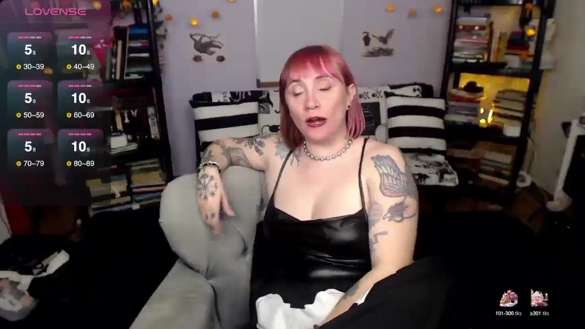 Gallery image thumbnail from AxeHallow's myfreecams stream on, 01/31/2025, 09:56 image 9 of 20