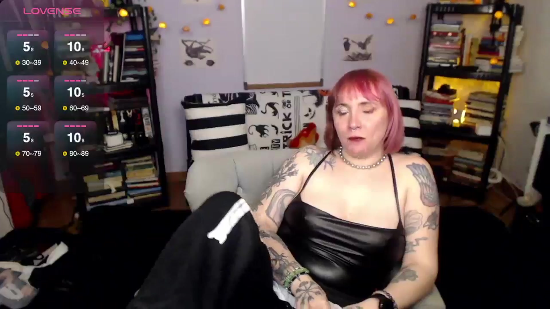 Gallery image thumbnail from AxeHallow's myfreecams stream on, 01/31/2025, 09:56 image 3 of 20