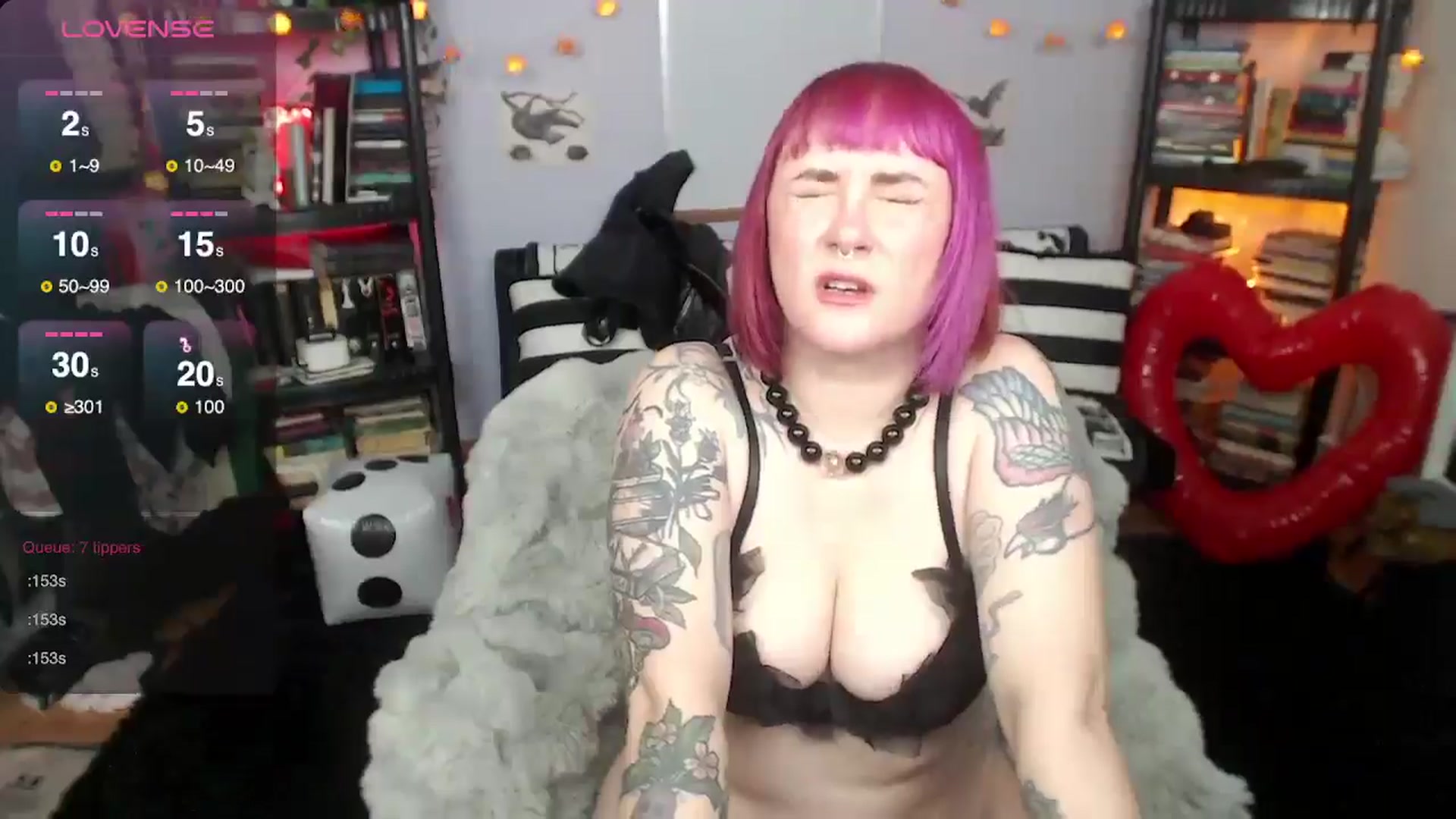 Gallery image thumbnail from AxeHallow's myfreecams stream on, 03/01/2025, 24:01 image 16 of 20