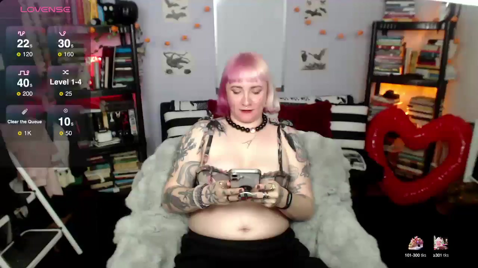 Gallery image thumbnail from AxeHallow's myfreecams stream on, 03/05/2025, 03:36 image 3 of 20