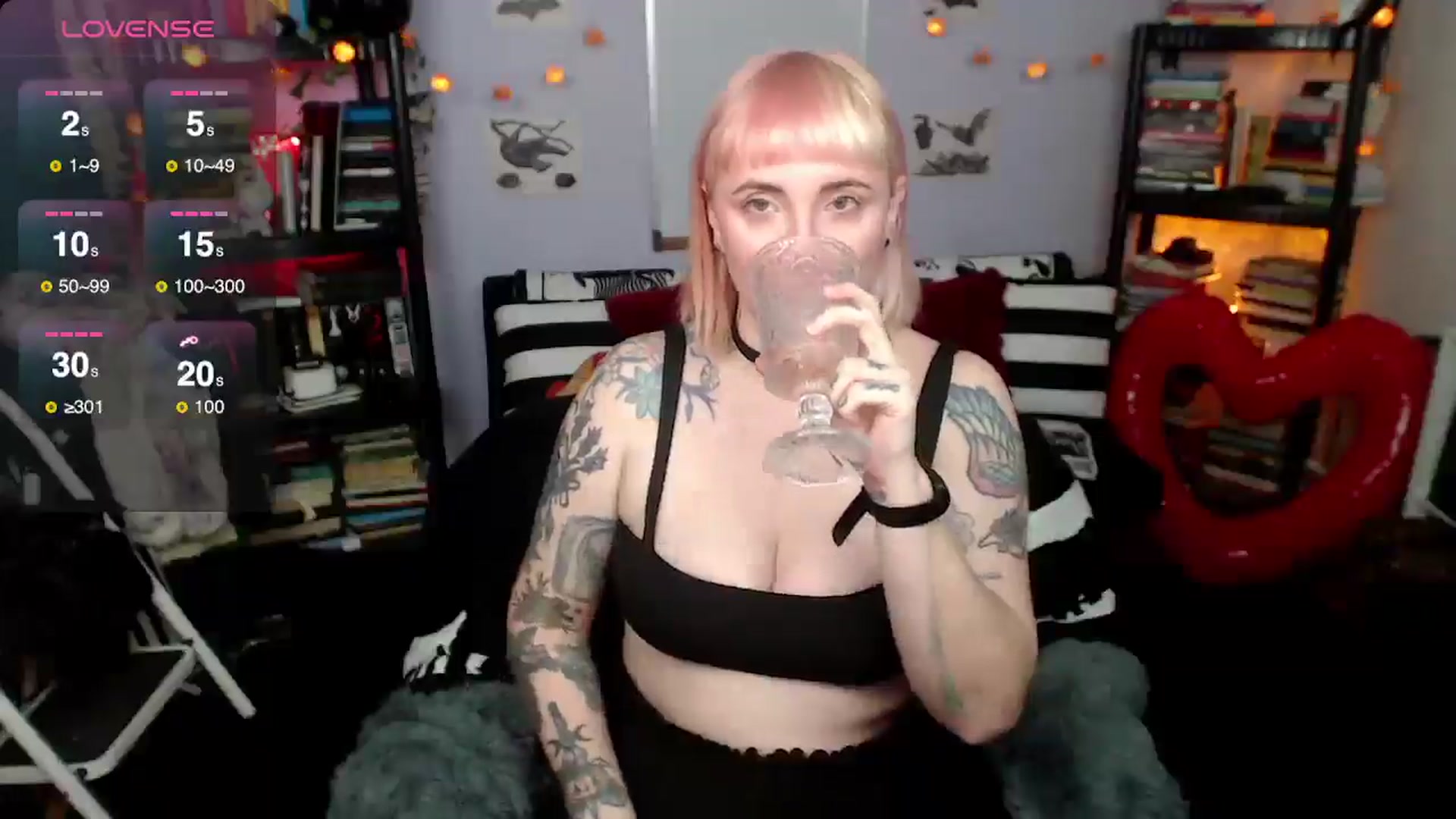 Gallery image thumbnail from AxeHallow's myfreecams stream on, 03/19/2025, 03:02 image 15 of 20