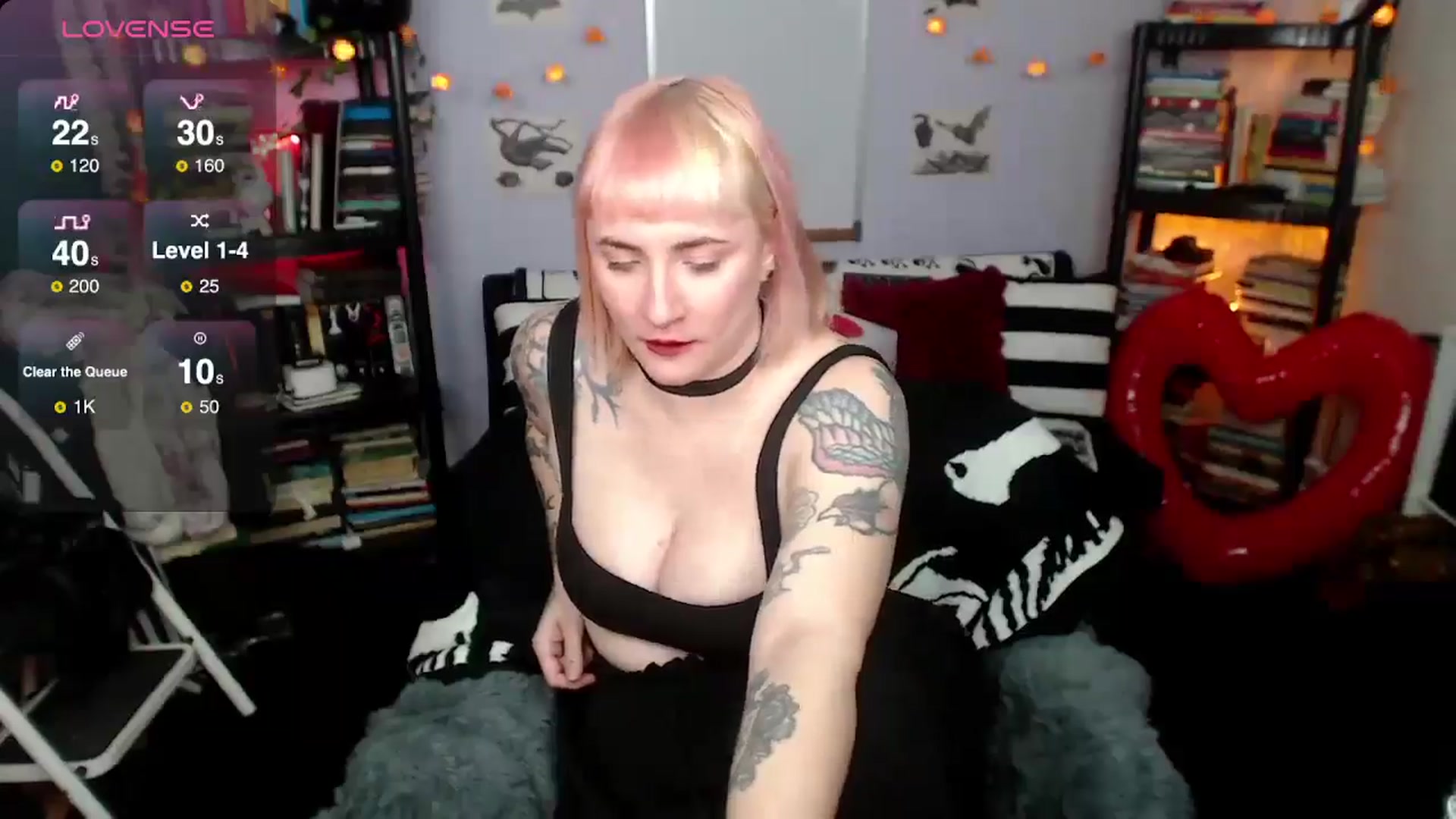 Gallery image thumbnail from AxeHallow's myfreecams stream on, 03/19/2025, 03:02 image 13 of 20