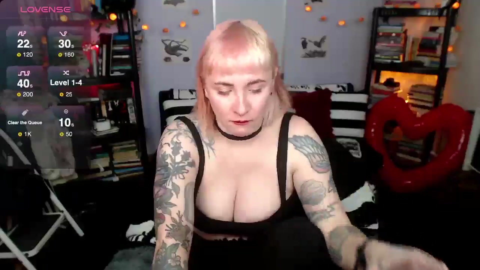 Gallery image thumbnail from AxeHallow's myfreecams stream on, 03/19/2025, 03:02 image 17 of 20