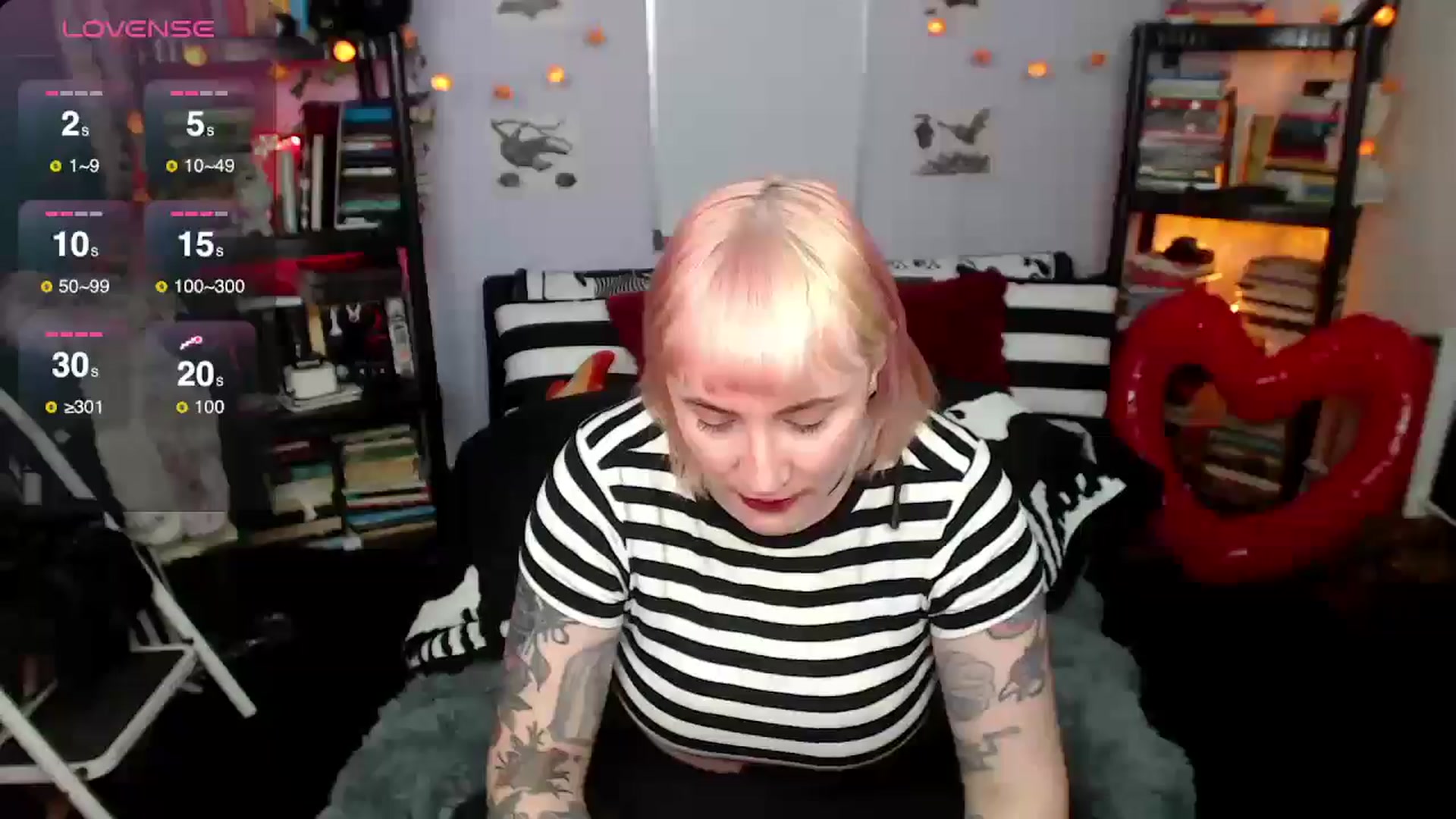 Gallery image thumbnail from AxeHallow's myfreecams stream on, 03/19/2025, 03:02 image 8 of 20