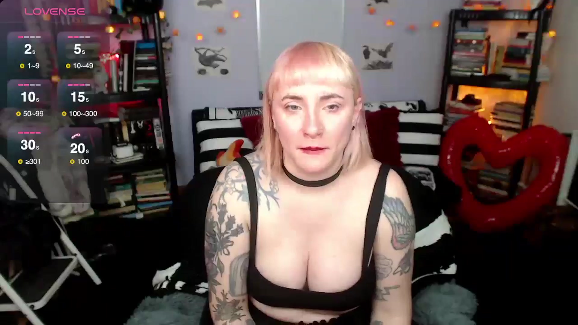 Gallery image thumbnail from AxeHallow's myfreecams stream on, 03/19/2025, 03:02 image 16 of 20