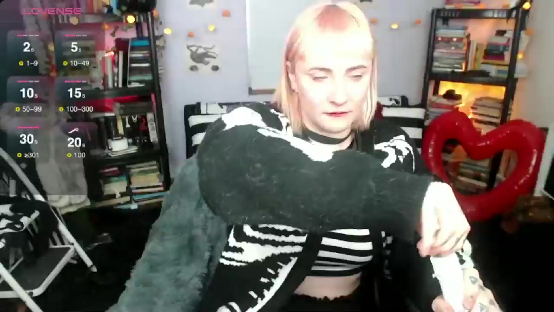 Gallery image thumbnail from AxeHallow's myfreecams stream on, 03/19/2025, 03:02 image 1 of 20