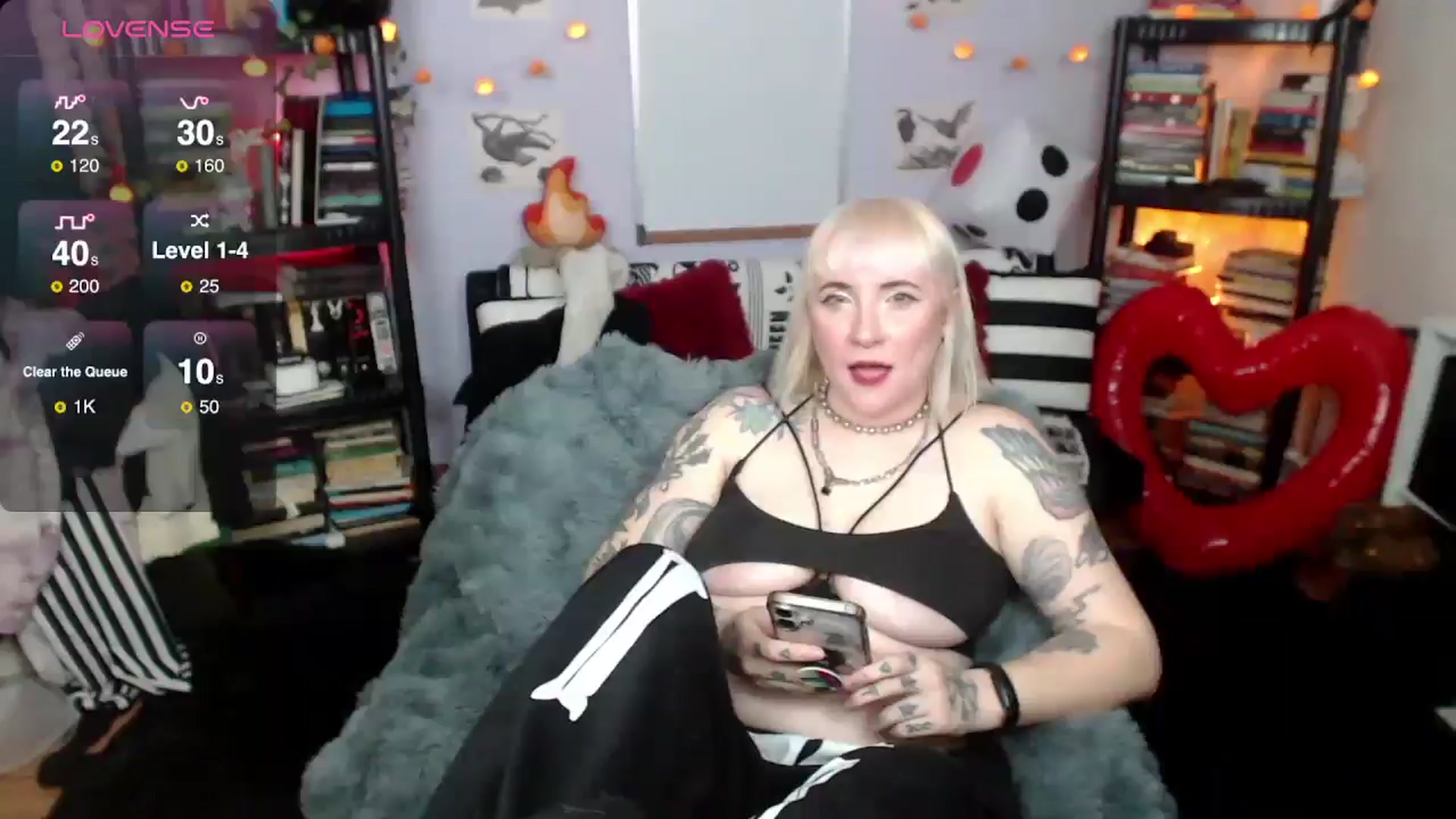 Gallery image thumbnail from AxeHallow's myfreecams stream on, 03/24/2025, 24:00 image 17 of 20